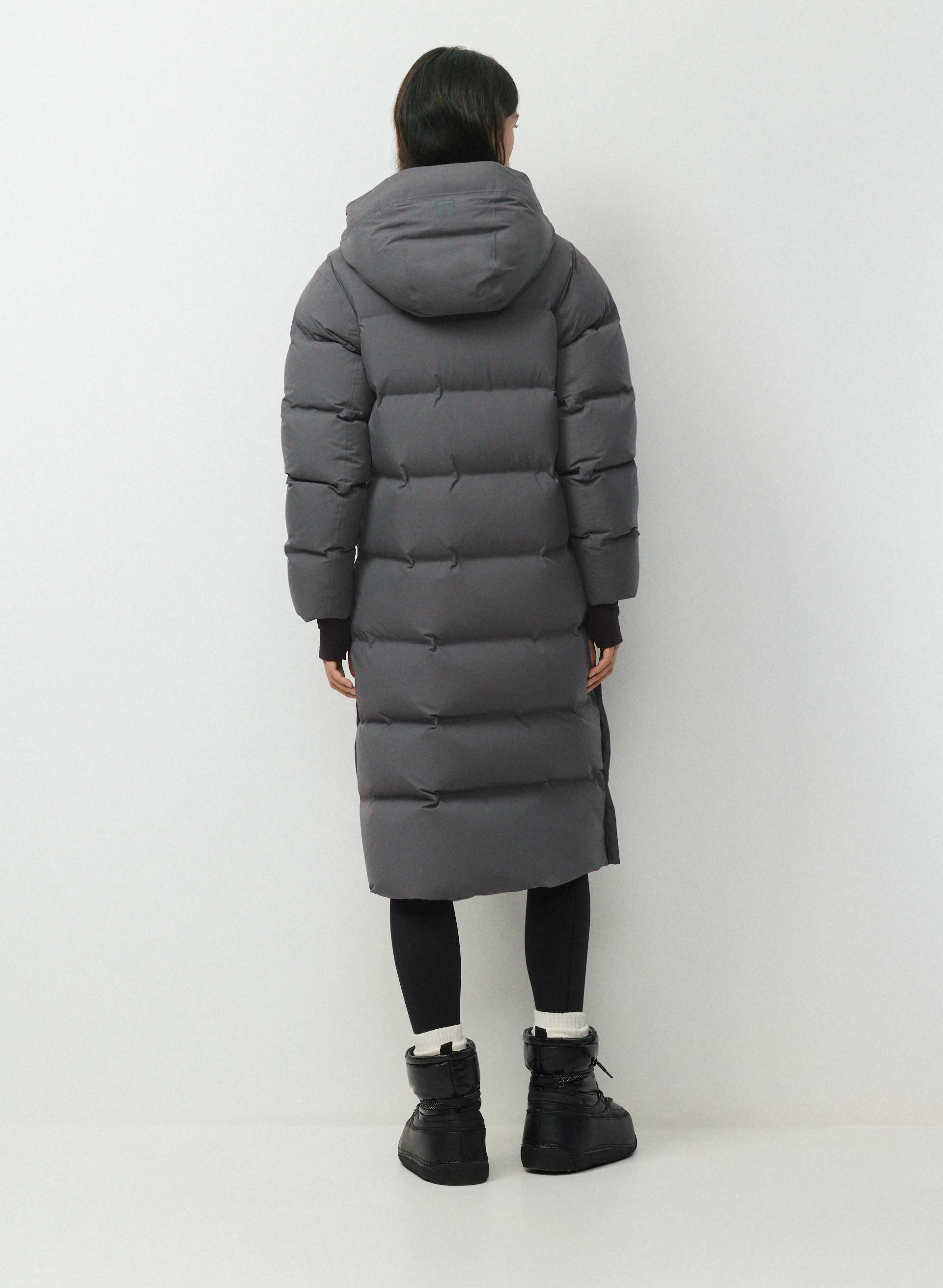The Super Puff₂O™ Long - Rainstop™ | Aritzia INTL