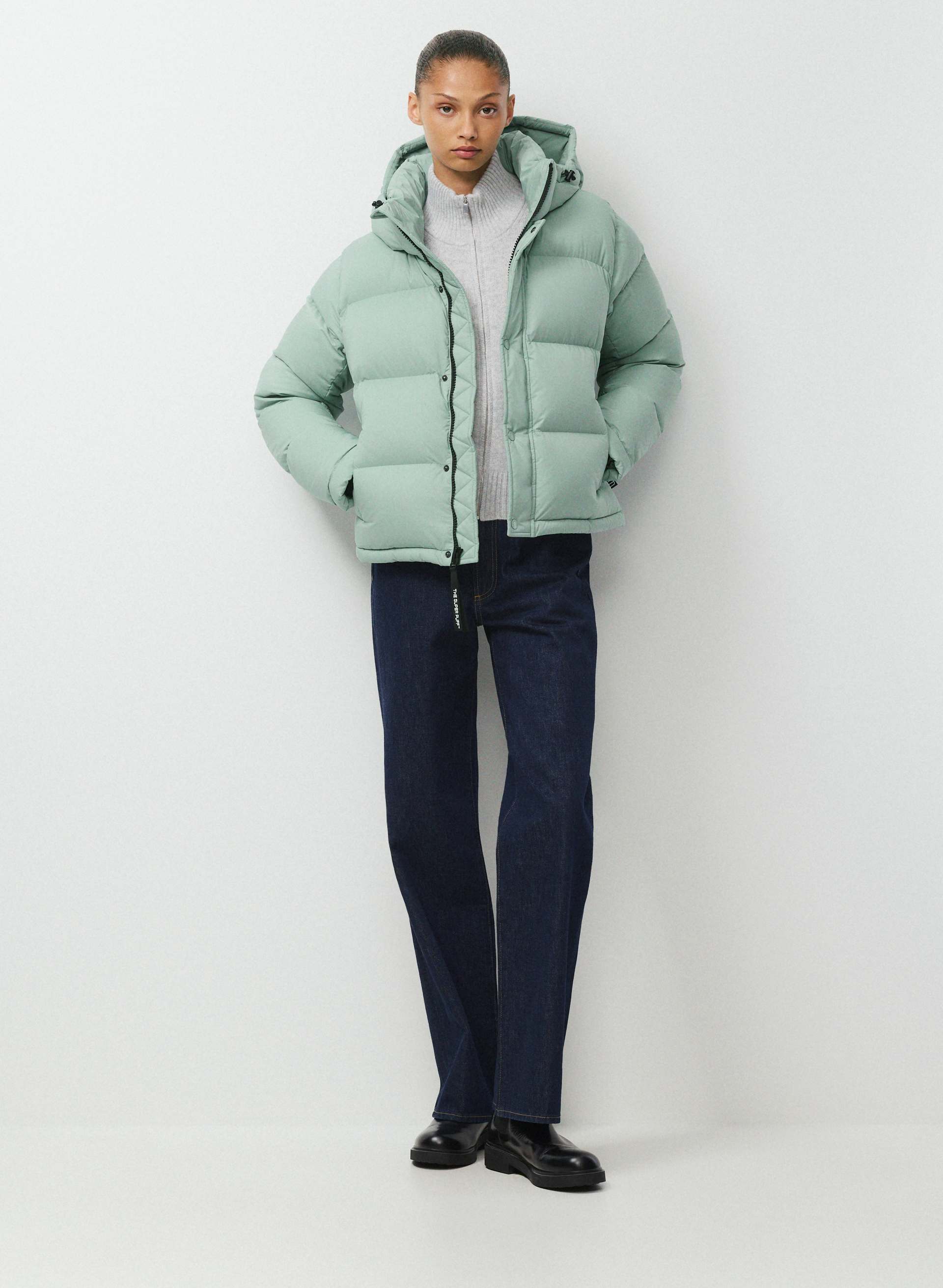 THE SUPER PUFF™ SHORTY | Aritzia