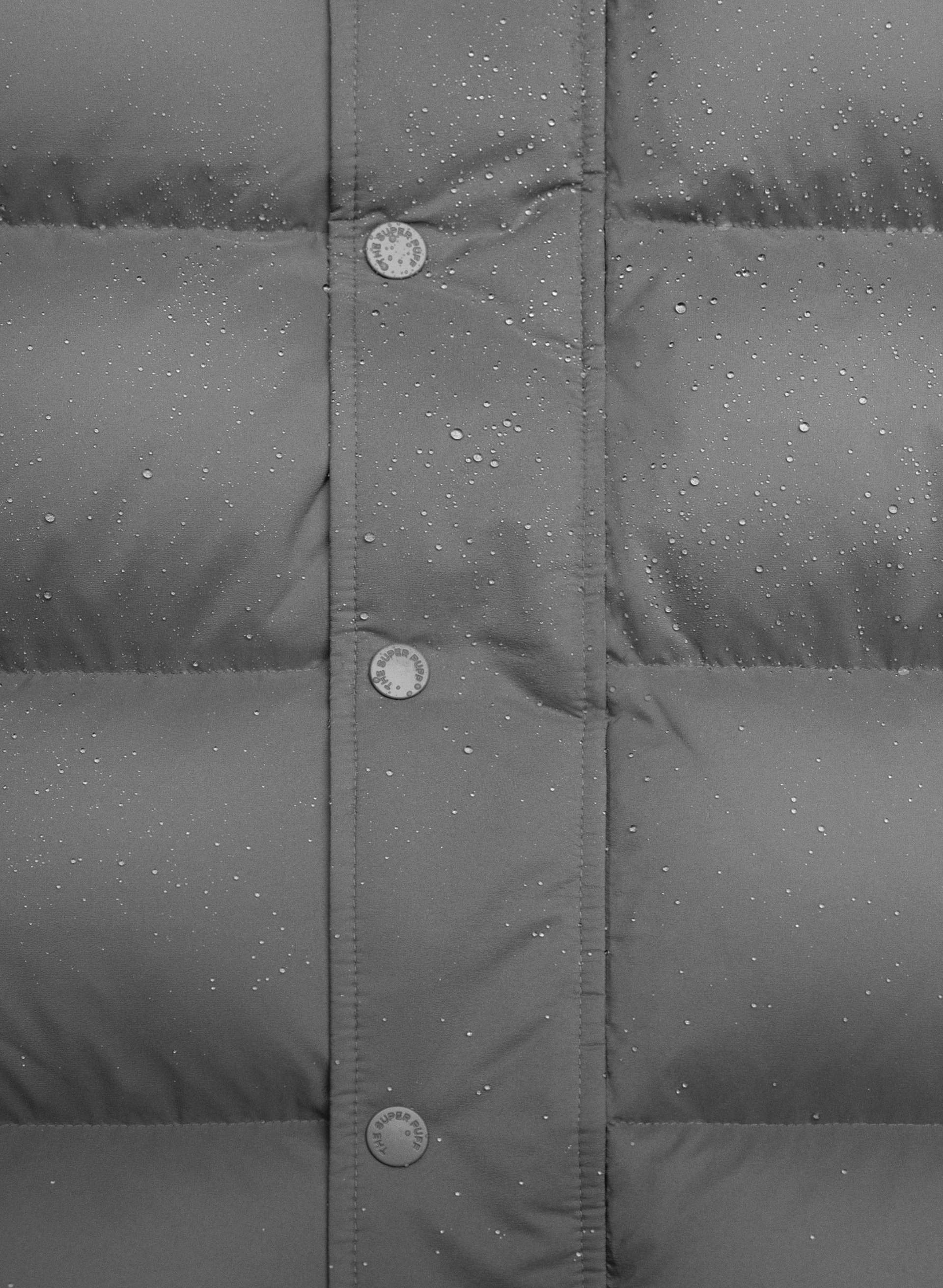 THE SUPER PUFF™ MID VEST | Aritzia
