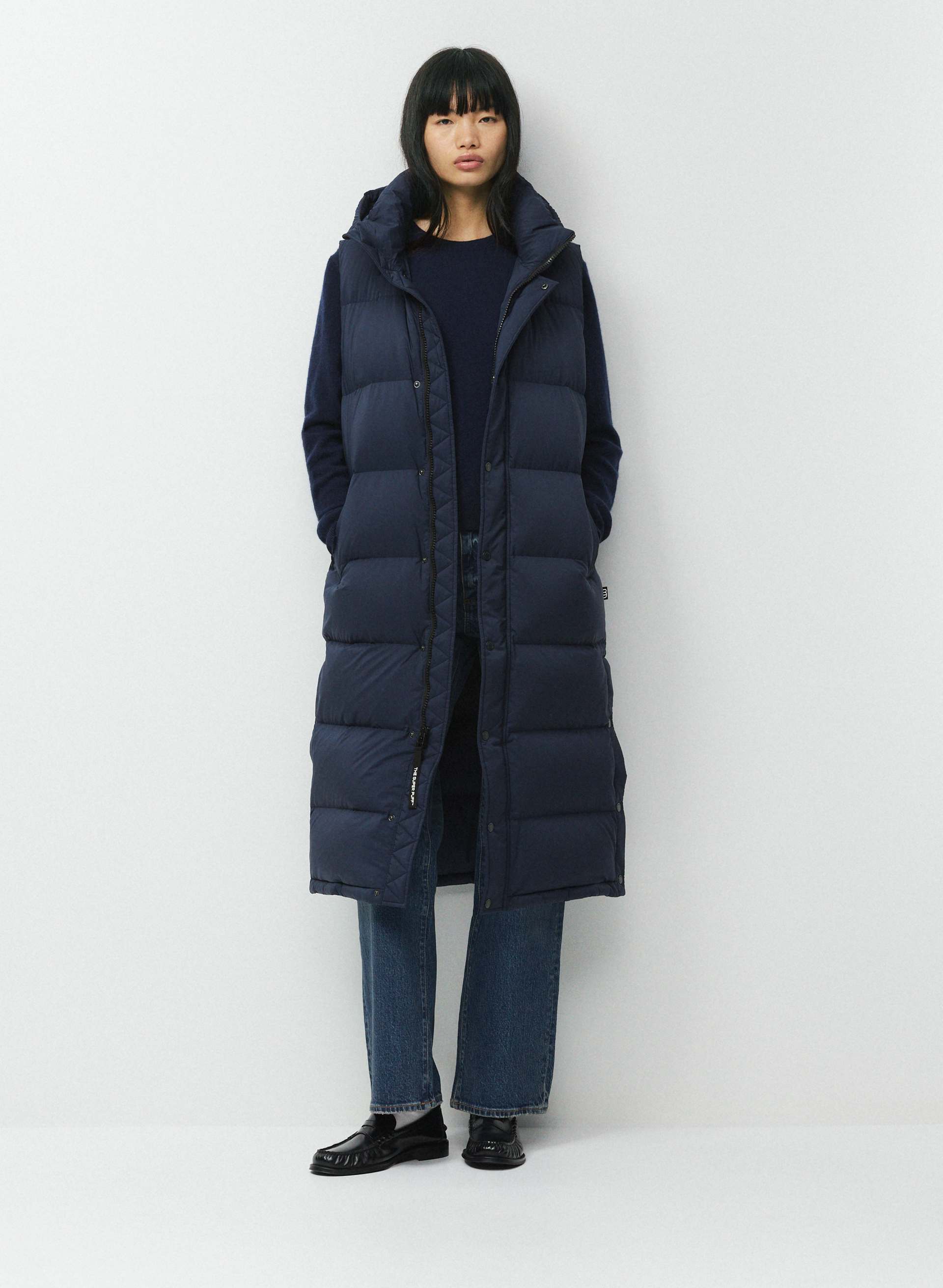 The Super Puff™ Long Vest - cliMATTE™ | Aritzia US