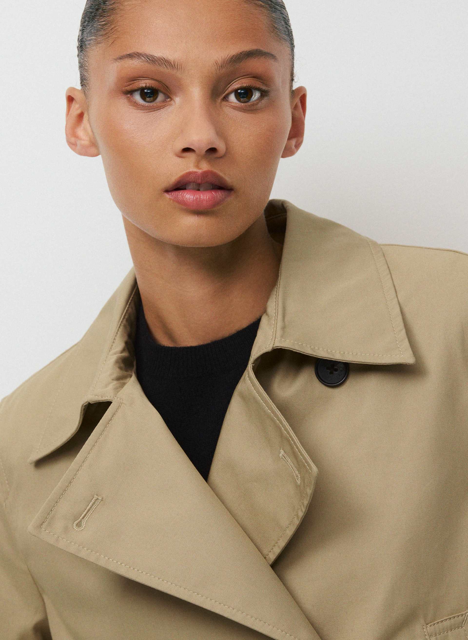 THE ESQUIRE SHORT TRENCH COAT | Aritzia