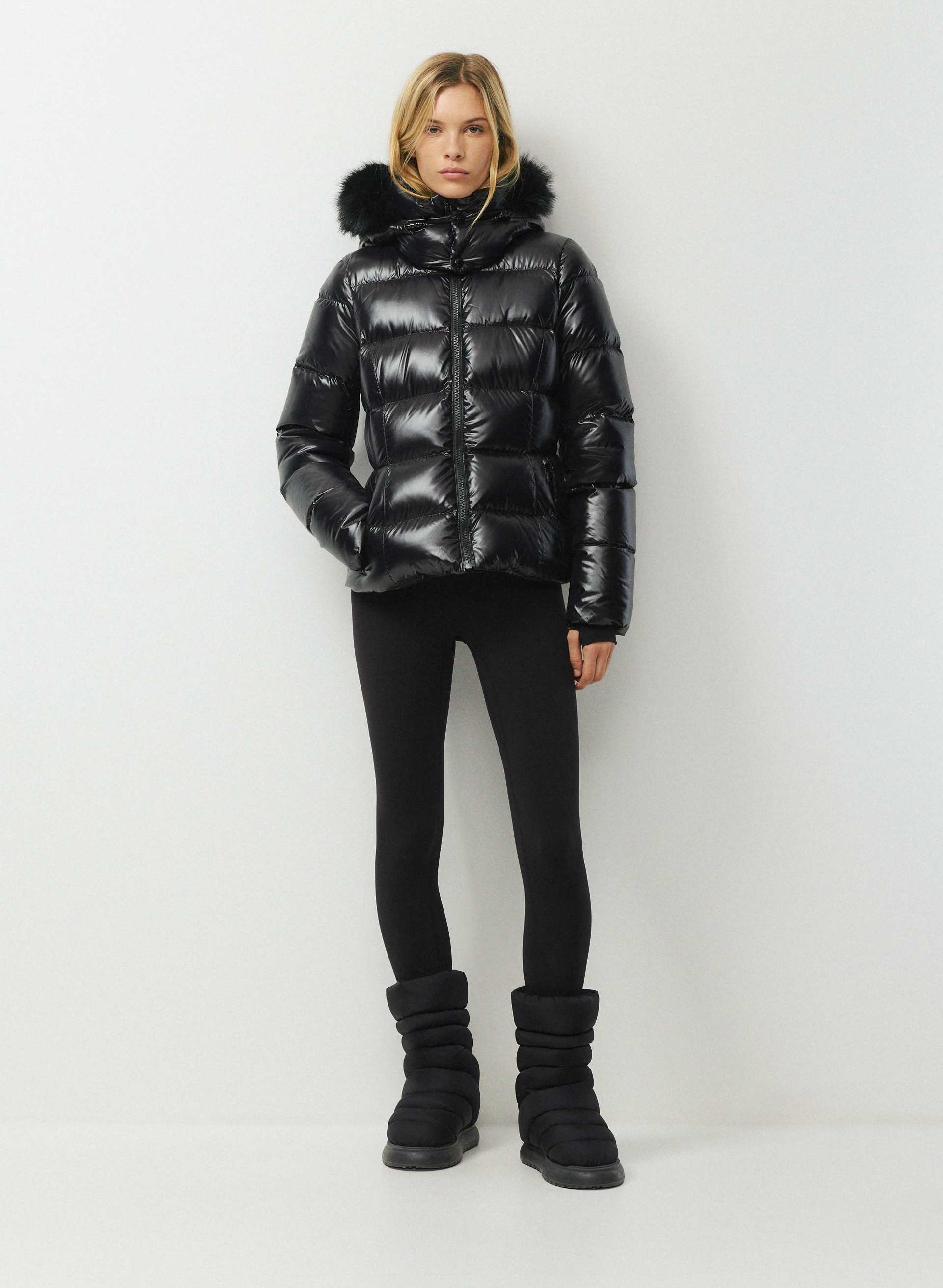 MANTEAU THE SUPERSNUG PUFF™ - TAFFETAS HI-GLOSS - Manteau bouffant étroit en tissu français Hi-Gloss, garni de duvet haut de gamme. 