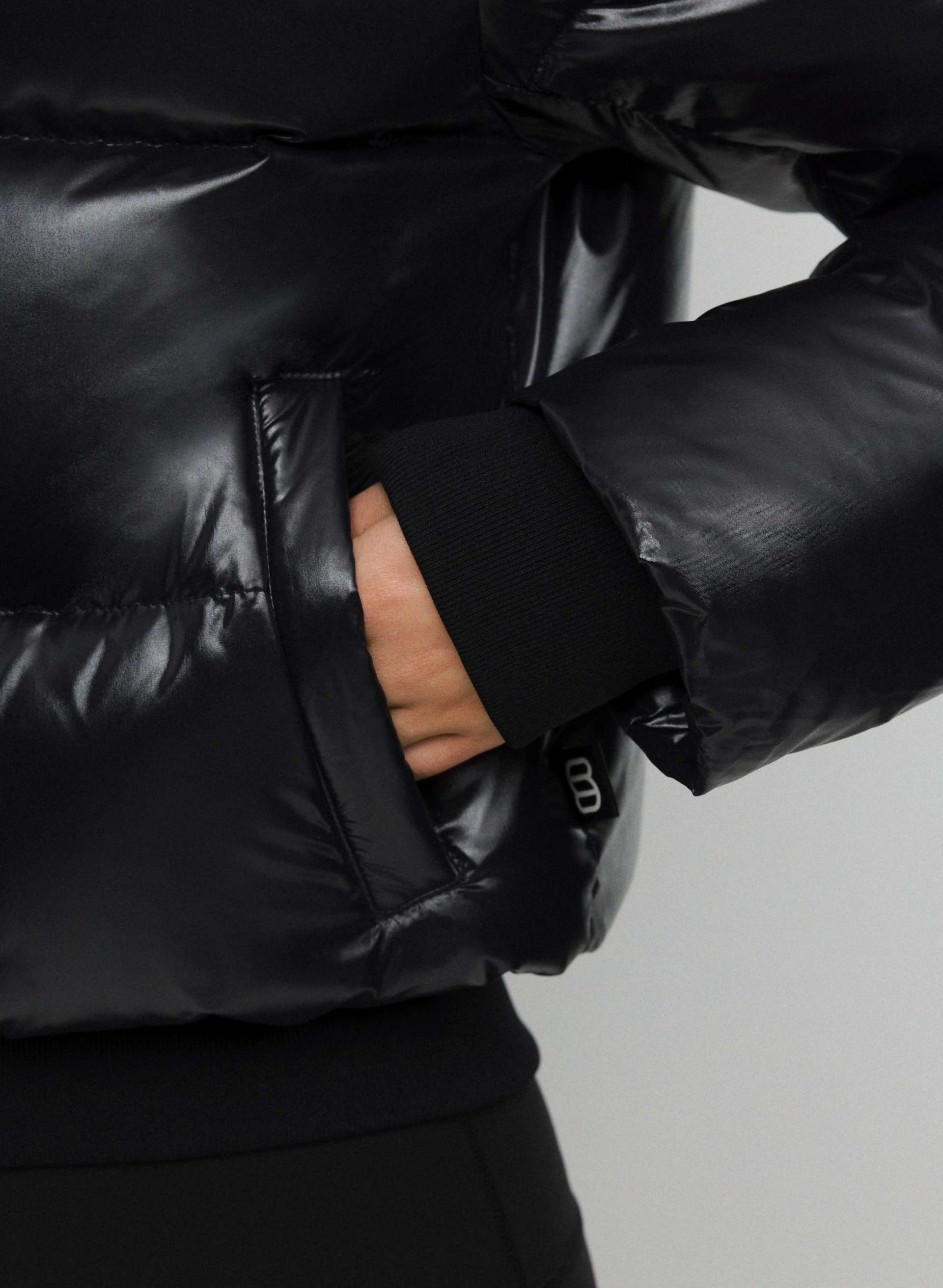 THE SUPER RESORT PUFF™ | Aritzia