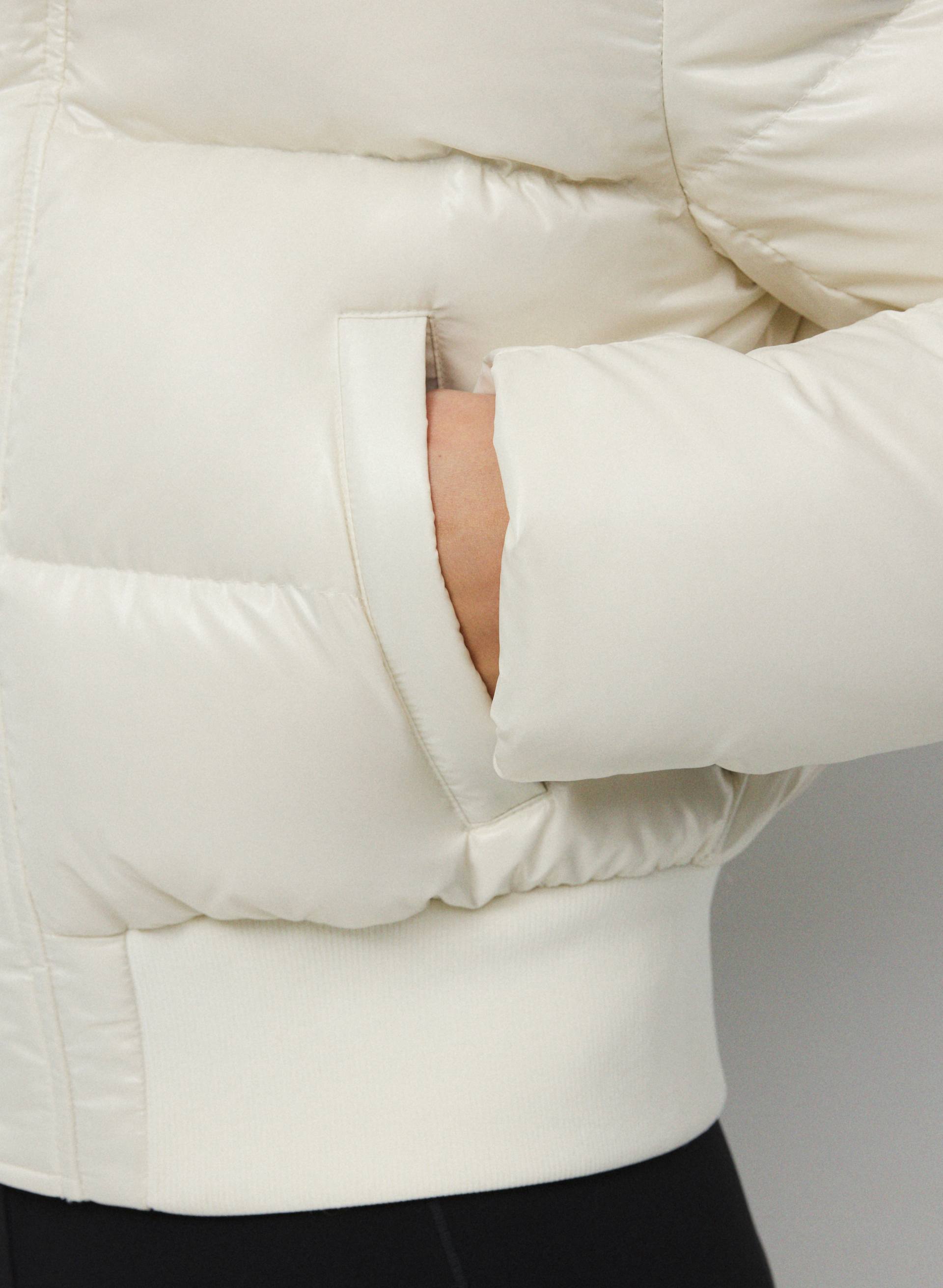 THE SUPER CHALET PUFF™ | Aritzia