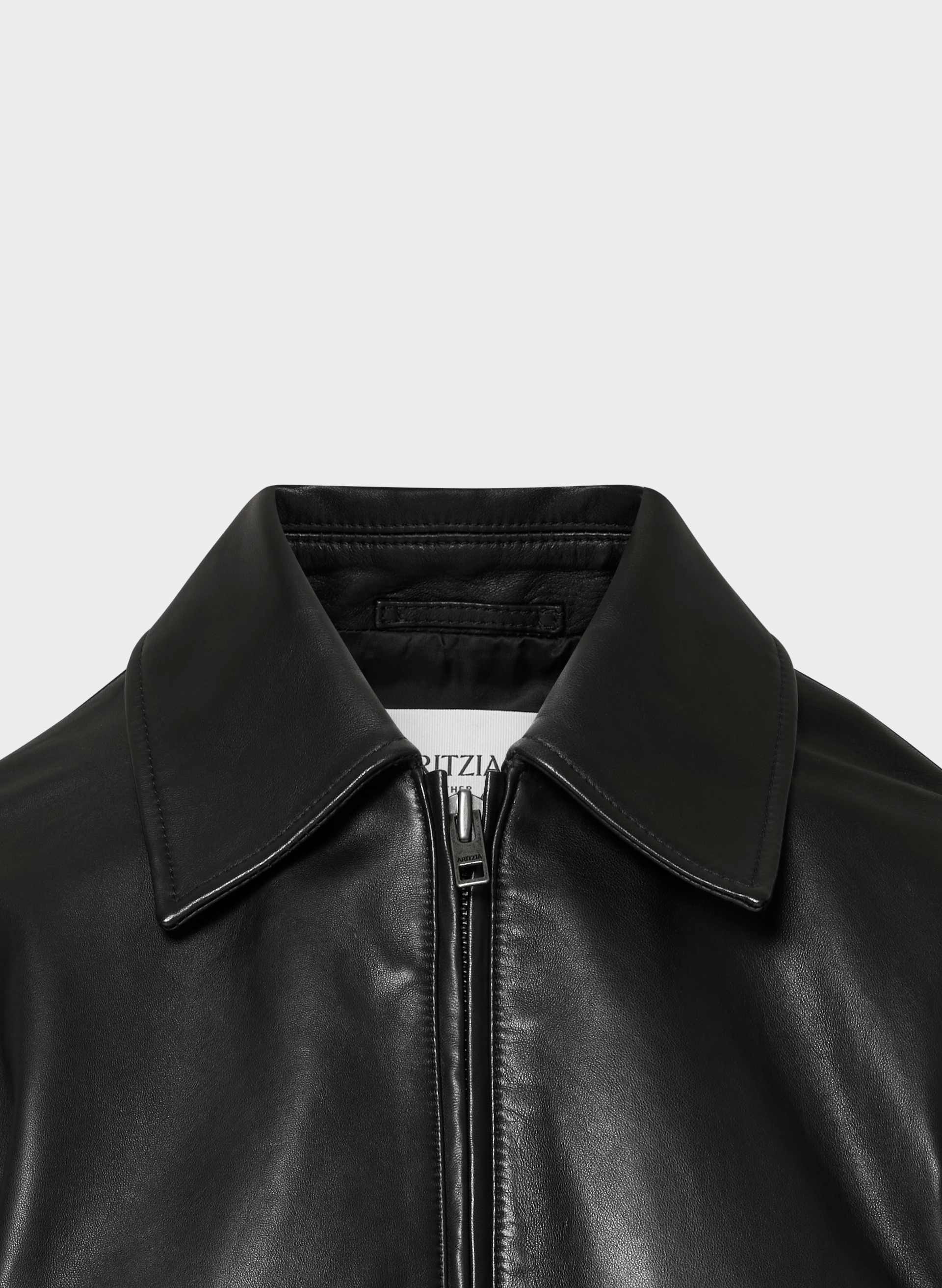 JONES BOMBER | Aritzia