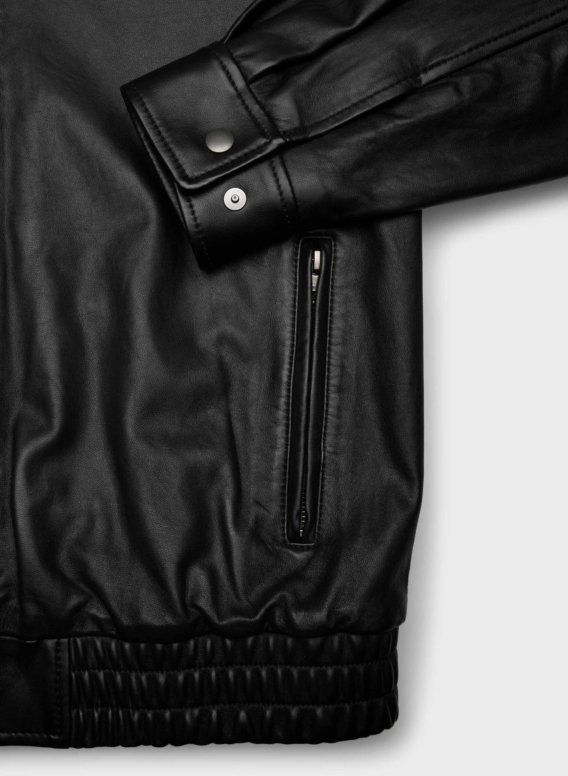 JONES BOMBER | Aritzia