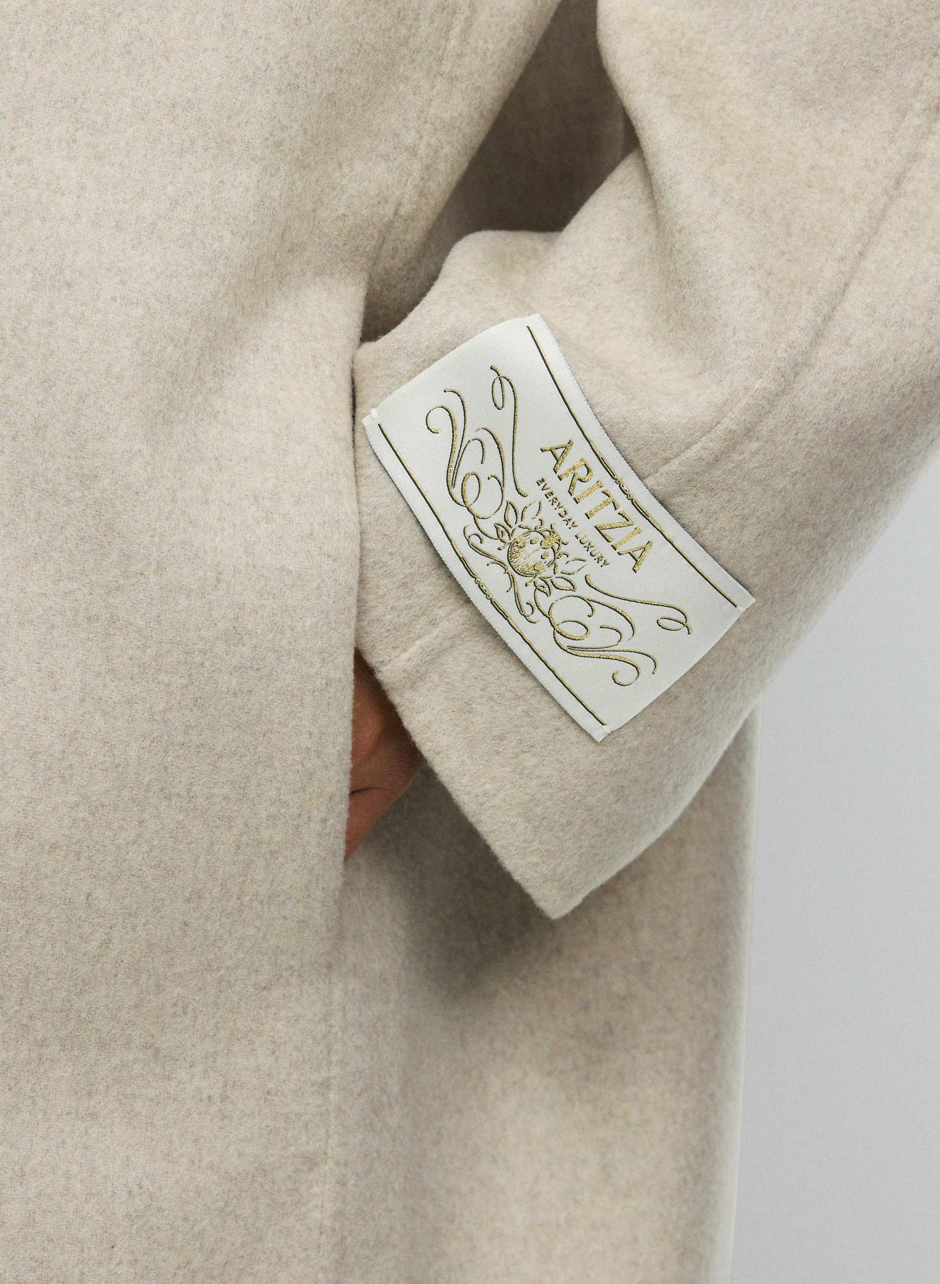 THE EMBRACE DOUBLE-FACED COAT | Aritzia