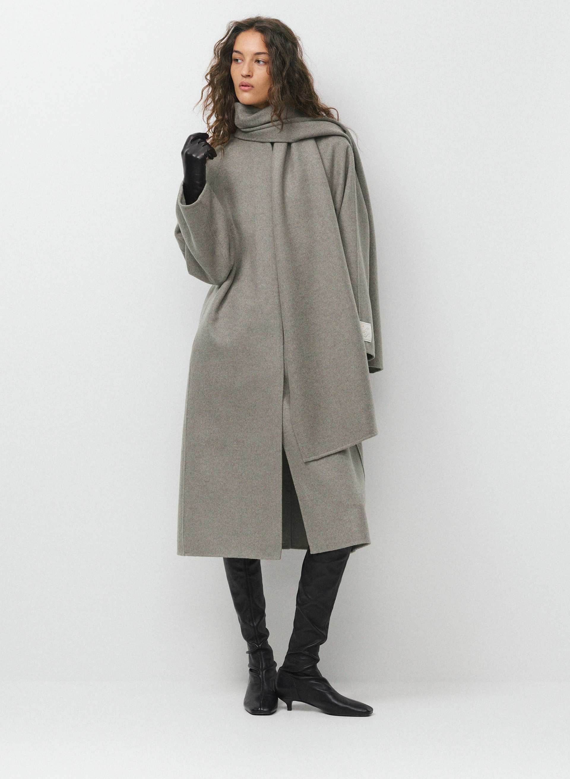 THE EMBRACE DOUBLE-FACED COAT | Aritzia