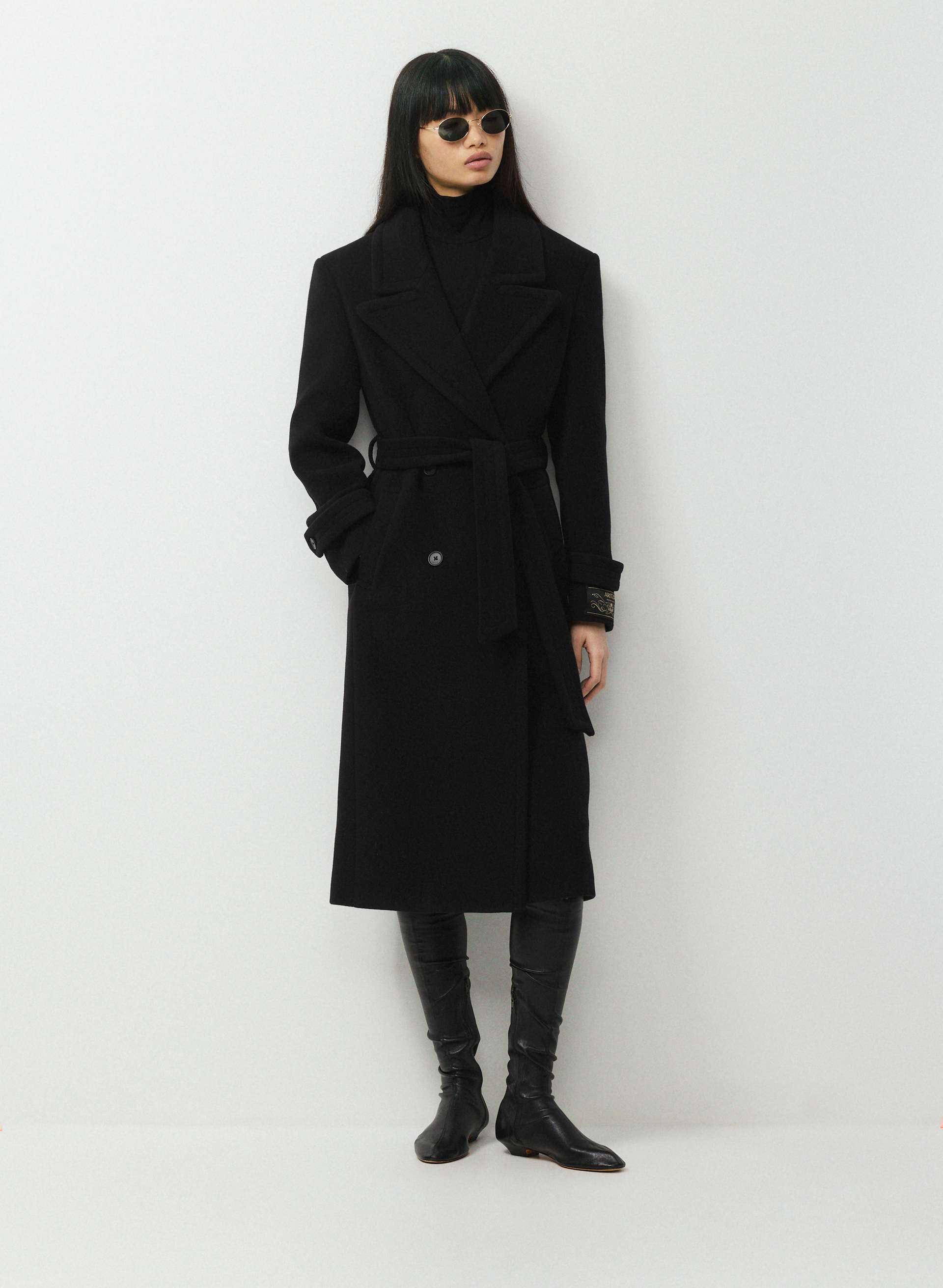 MANTEAU MAXINE - CACHEMIRE-LAINE DOUX - Manteau croisé en cachemire-laine doux d’Italie avec ceinture. 