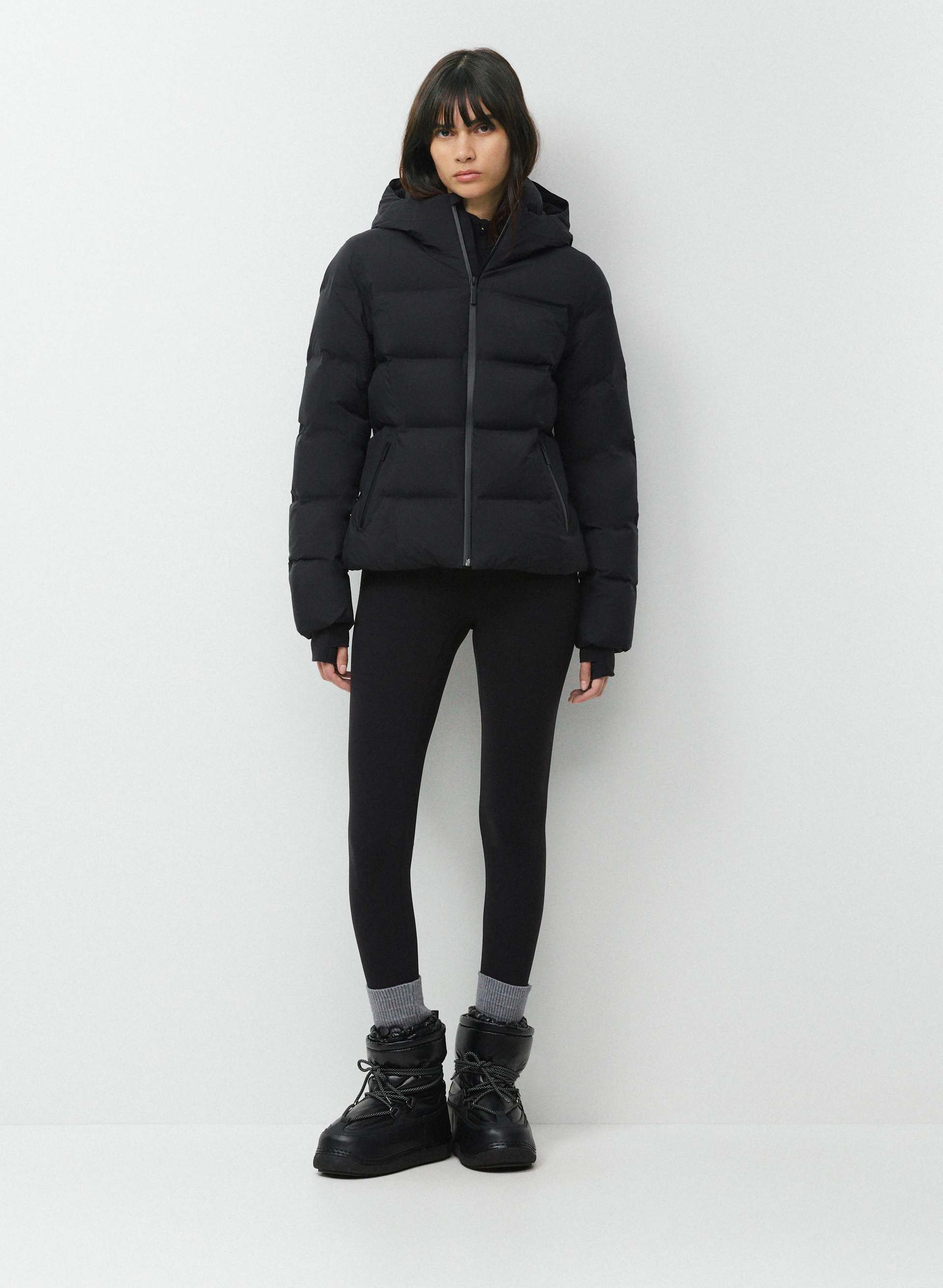 MANTEAU THE SUPERSNUG PUFF₂O™ - RAINSTOP™ - Manteau bouffant étroit en tissu japonais Rainstop™ imperméable, garni de duvet haut de gamme au facteur de gonflement de 800 et plus. 