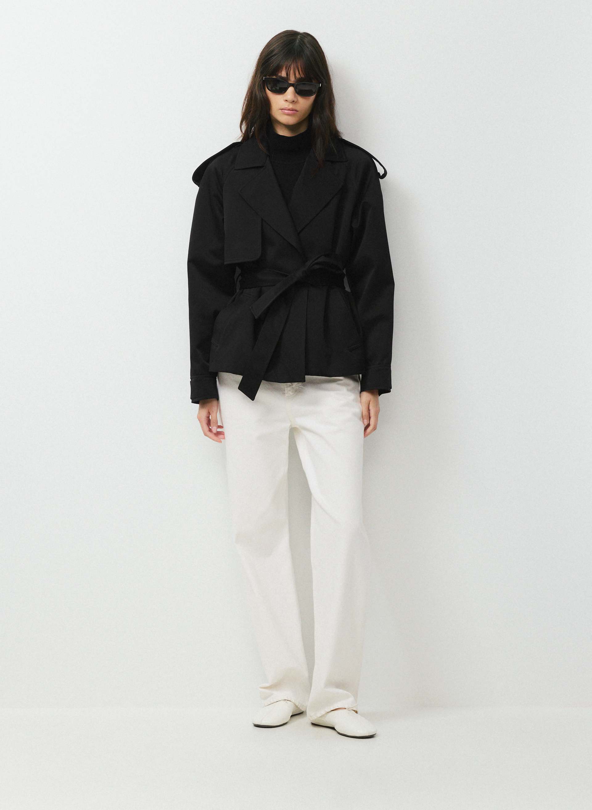 THE DAVIS SHORT TRENCH COAT - RICH TWILL - Relaxed water-repellent Italian cotton twill short trench coat with belt. 