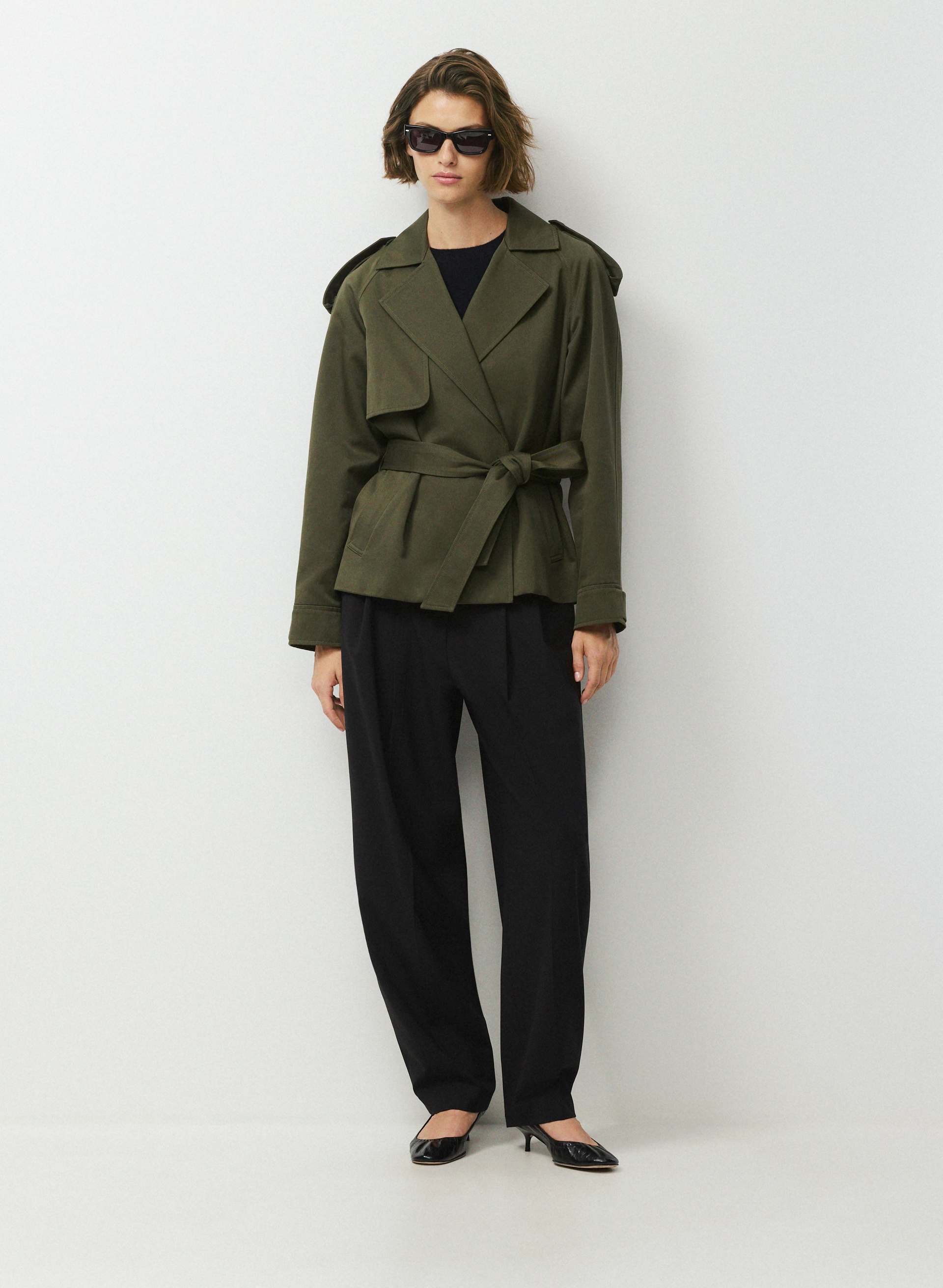 THE DAVIS SHORT TRENCH COAT | Aritzia