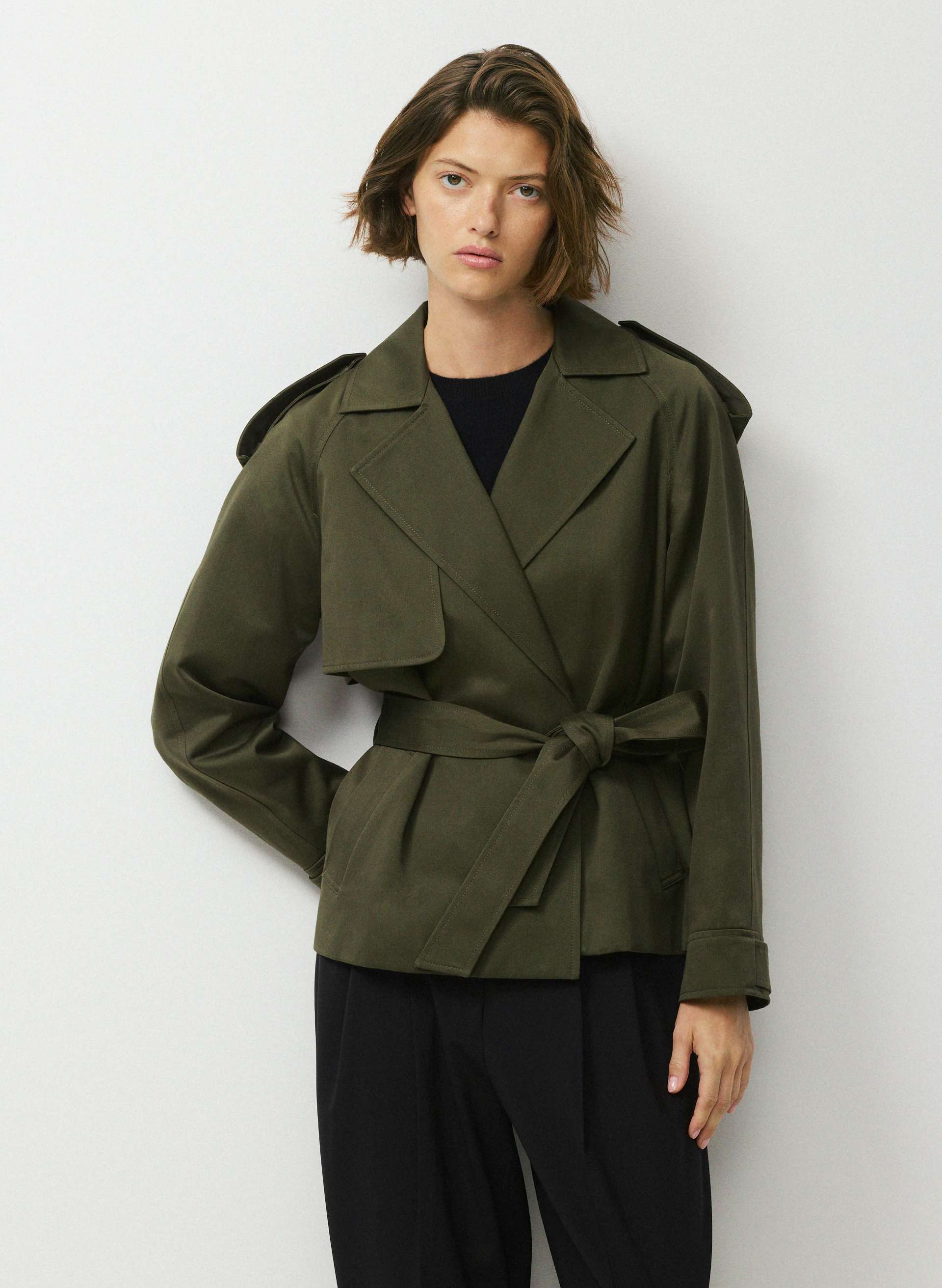 THE DAVIS SHORT TRENCH COAT | Aritzia