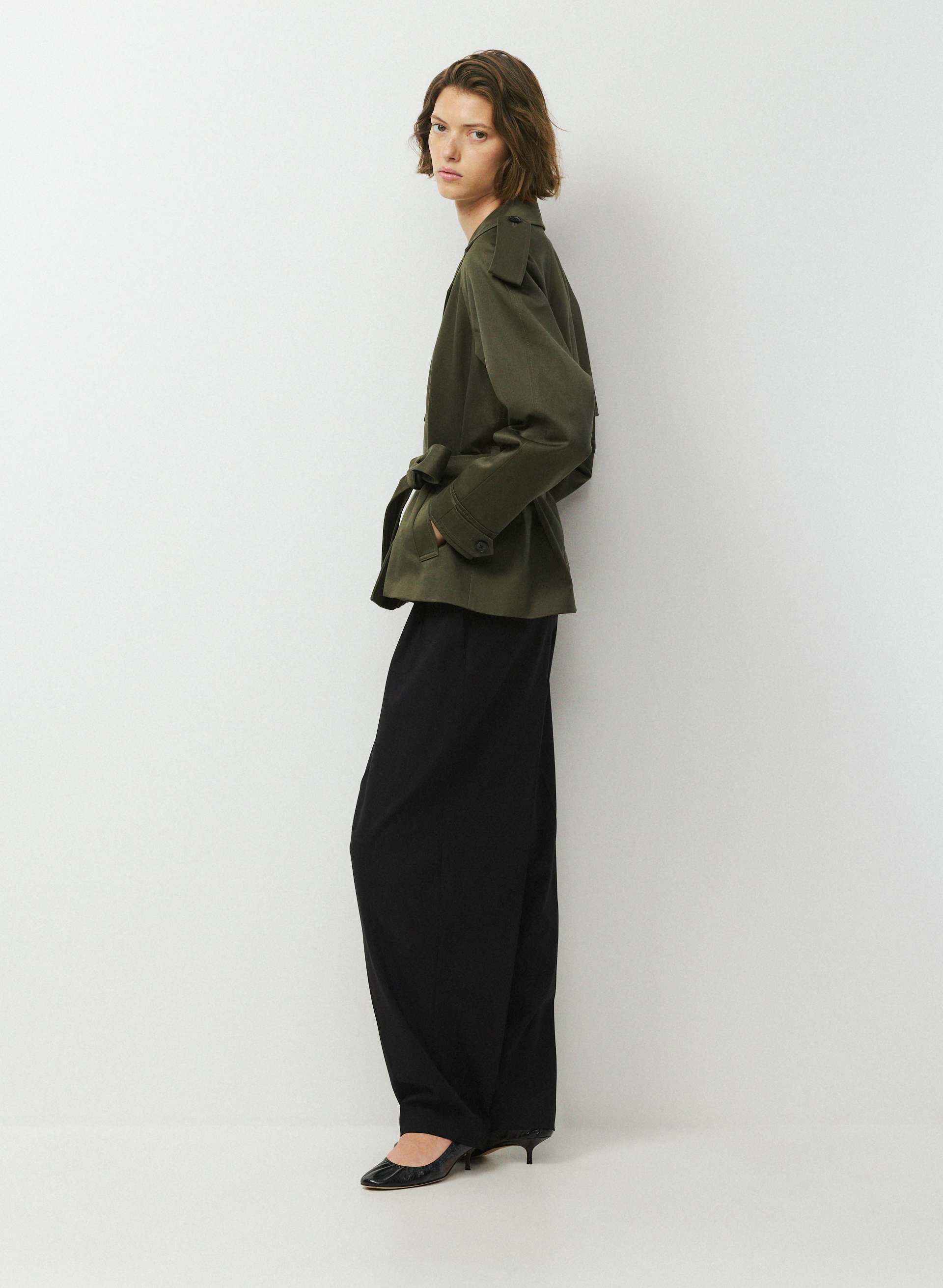 THE DAVIS SHORT TRENCH COAT | Aritzia
