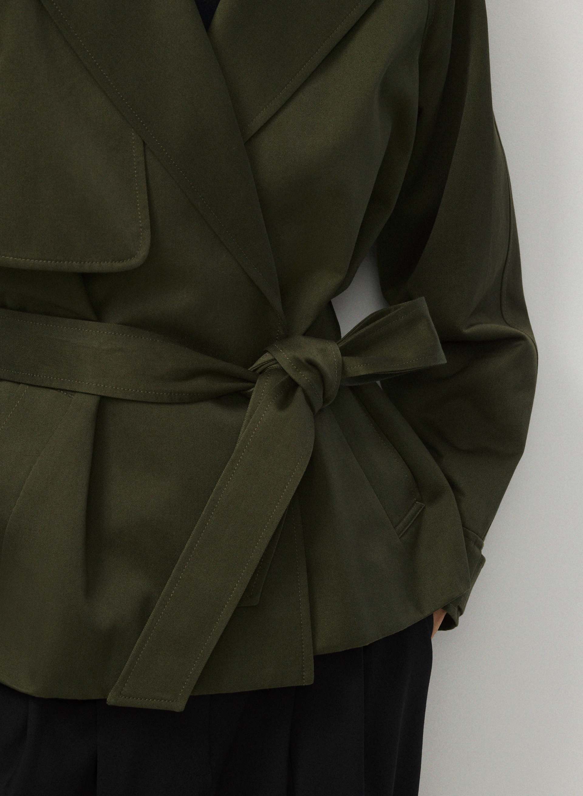 THE DAVIS SHORT TRENCH COAT | Aritzia