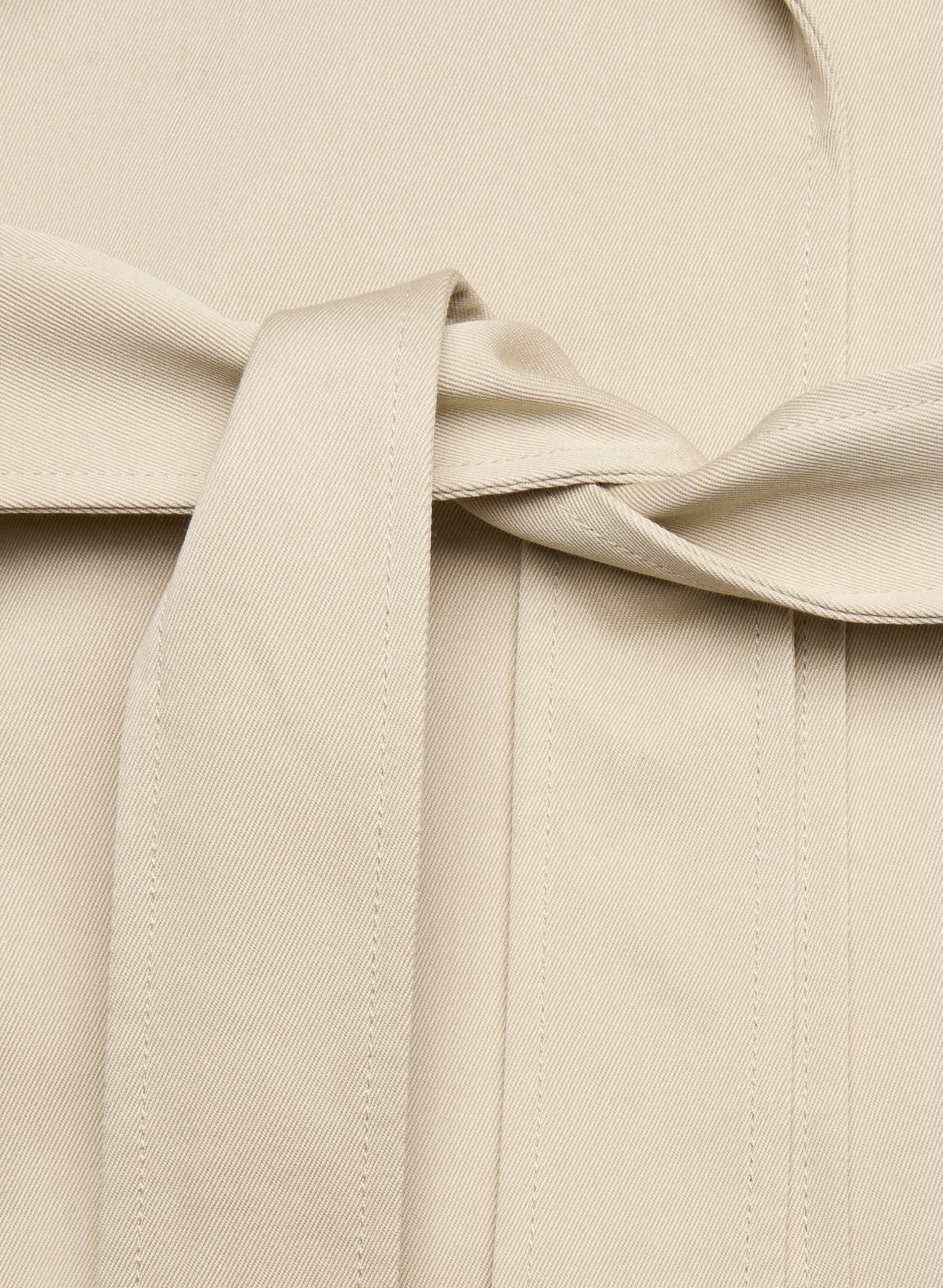 THE DAVIS SHORT TRENCH COAT | Aritzia