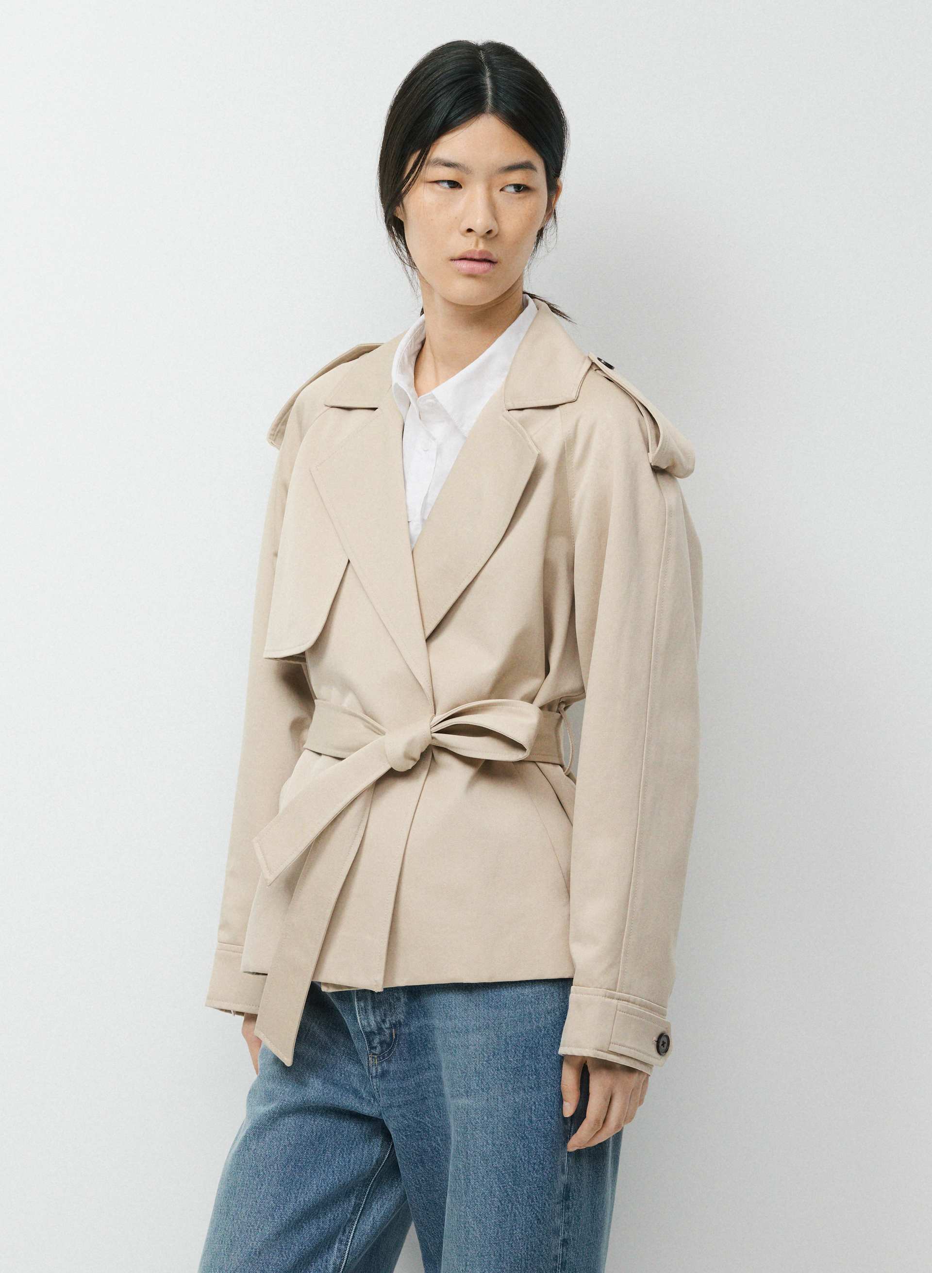 THE DAVIS SHORT TRENCH COAT | Aritzia