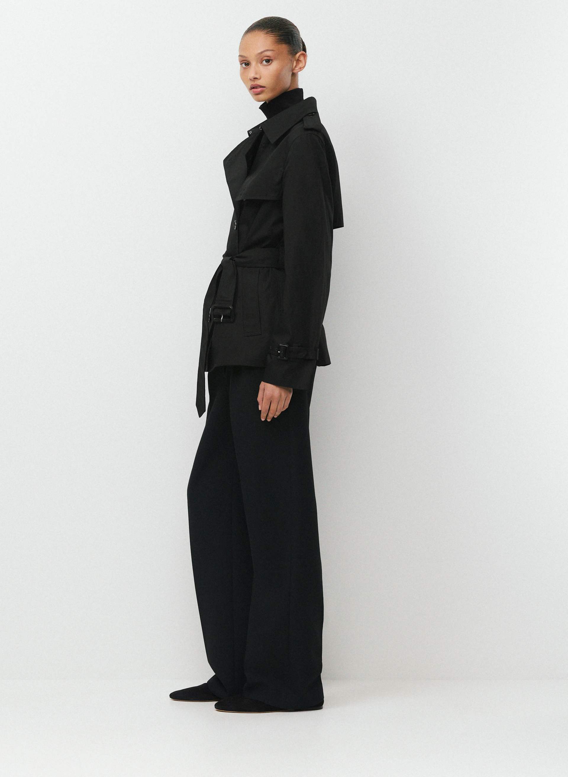THE FINCH SHORT TRENCH COAT | Aritzia
