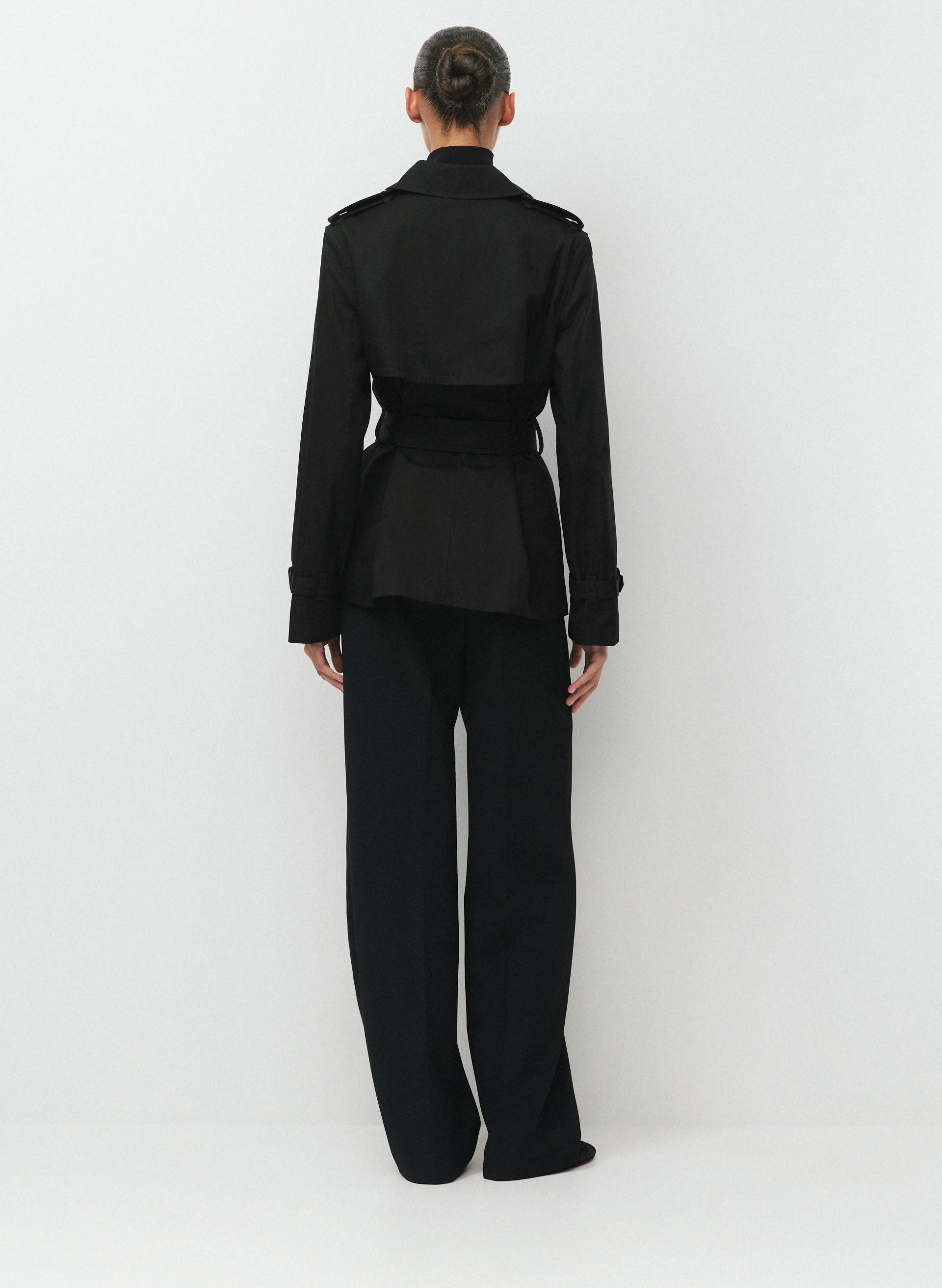 THE FINCH SHORT TRENCH COAT | Aritzia