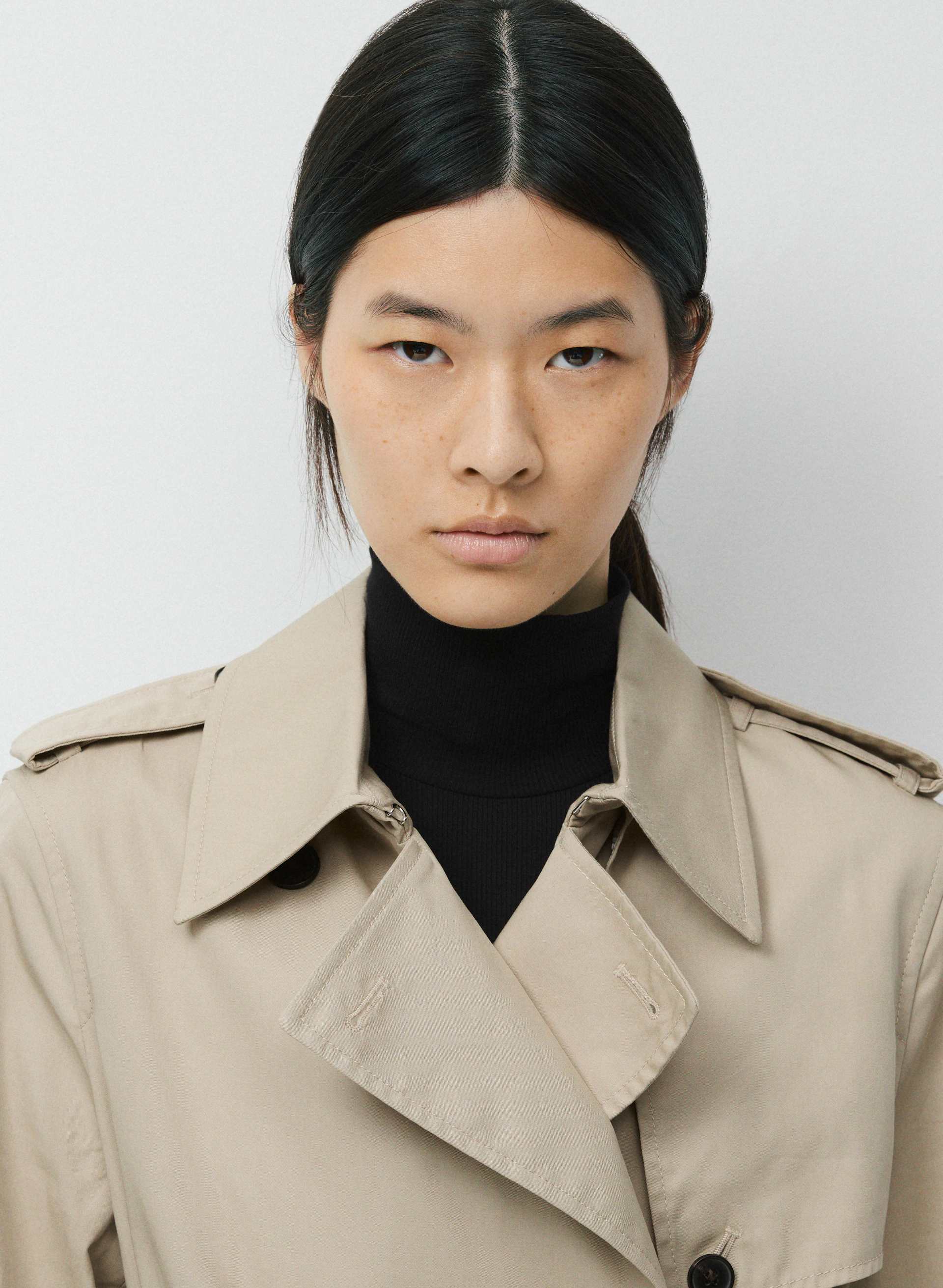 THE FINCH SHORT TRENCH COAT | Aritzia