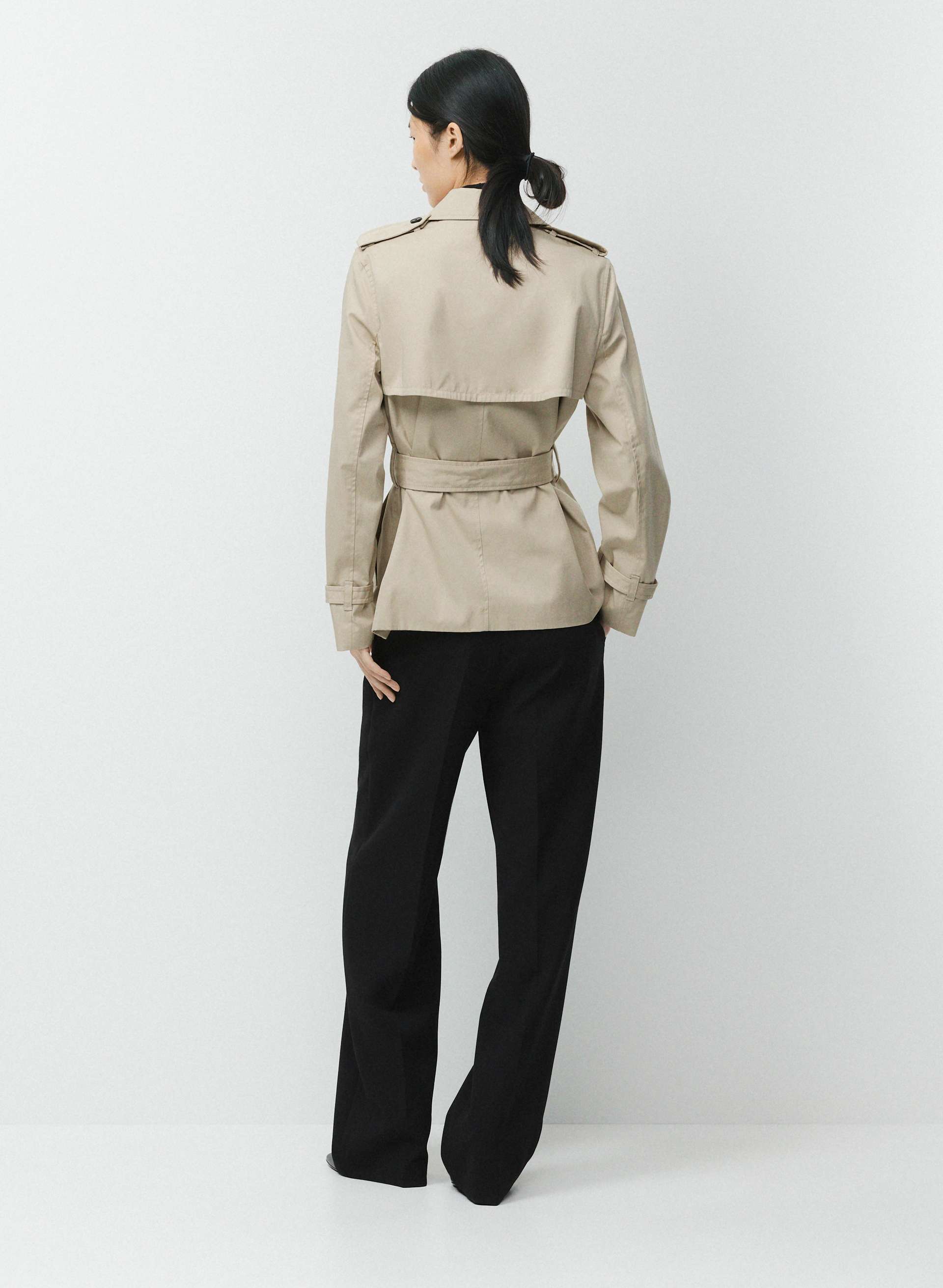THE FINCH SHORT TRENCH COAT | Aritzia