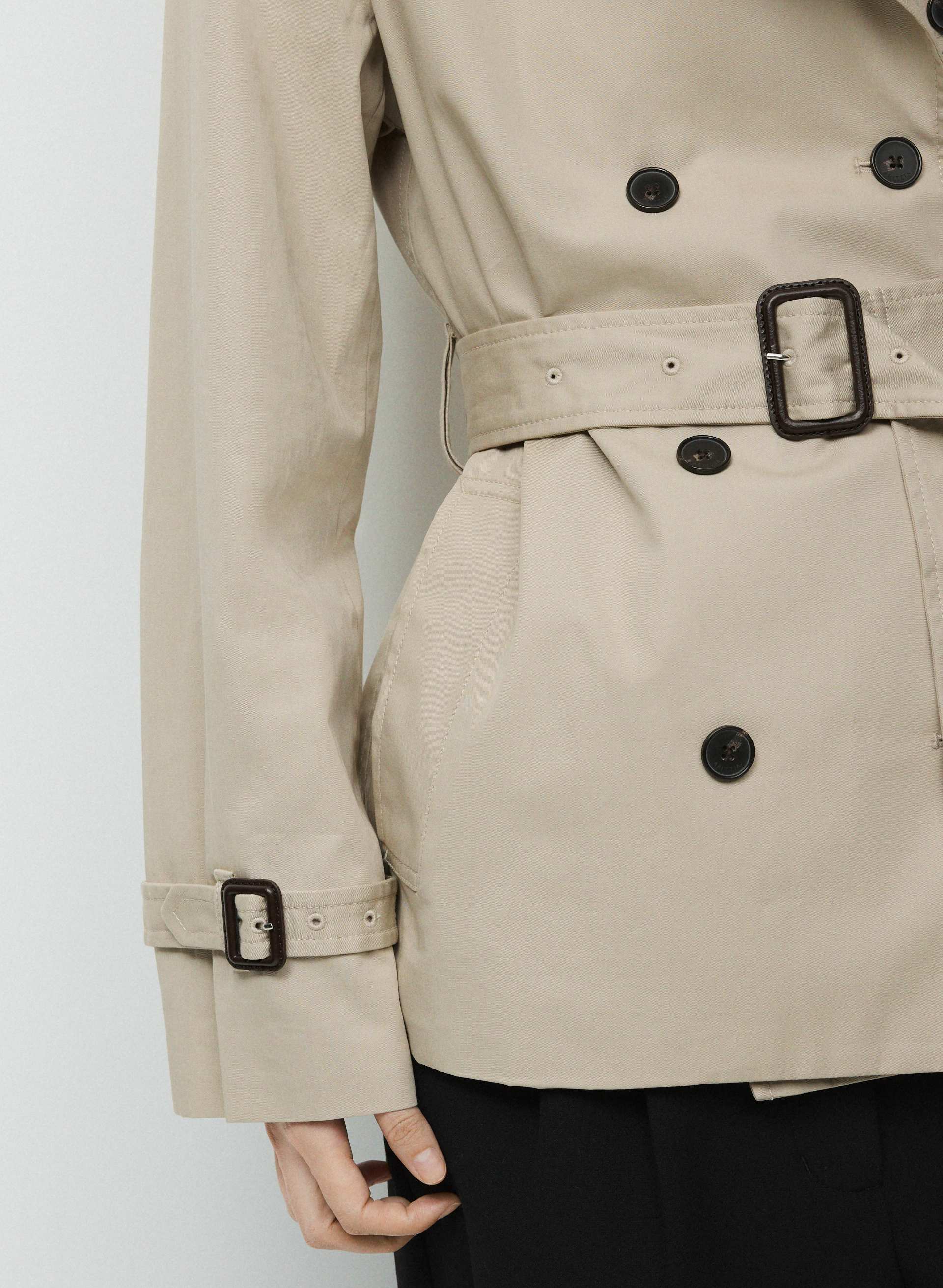 THE FINCH SHORT TRENCH COAT | Aritzia