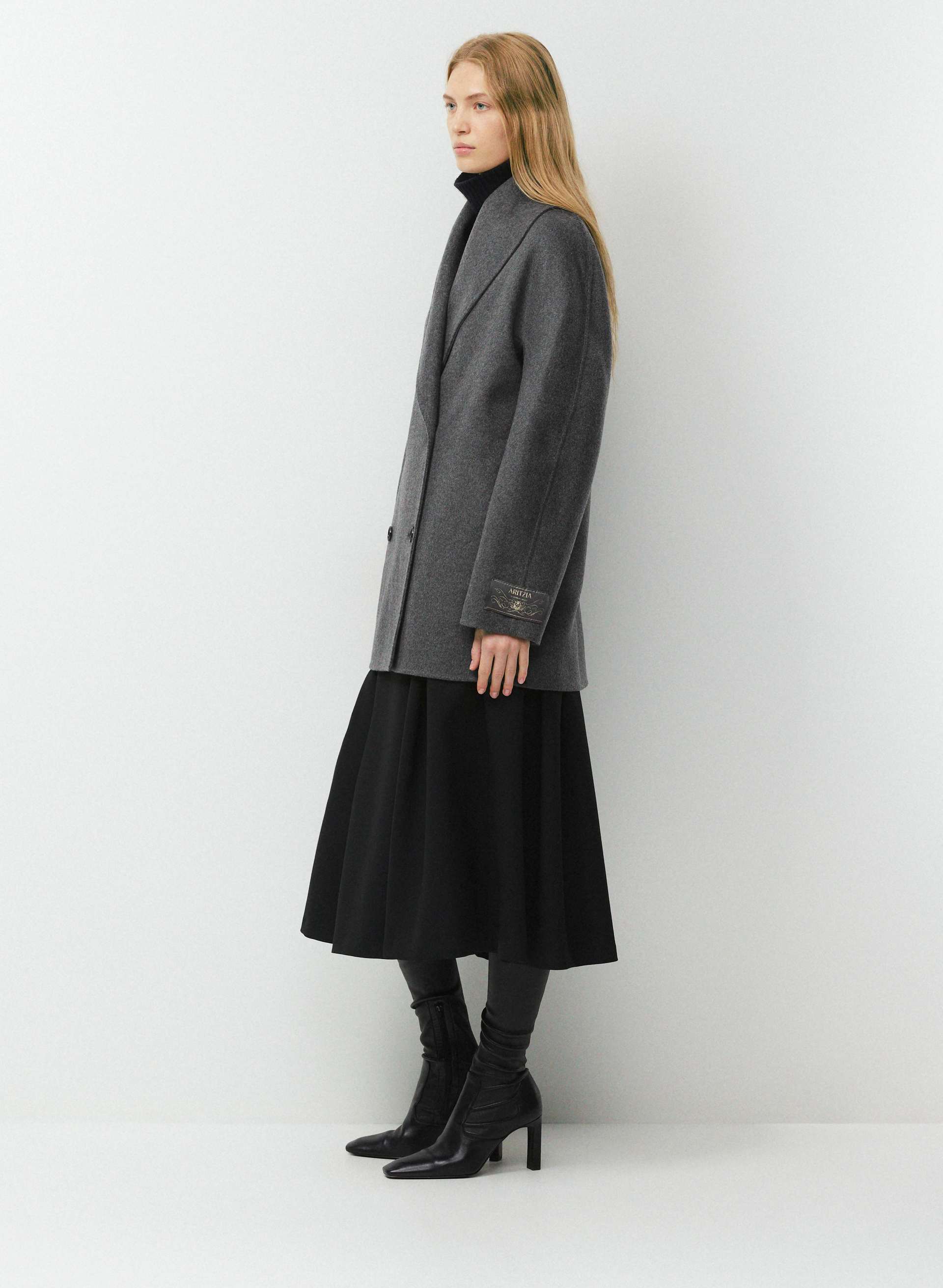 THE MEZZANINE DOUBLE-FACED COAT | Aritzia
