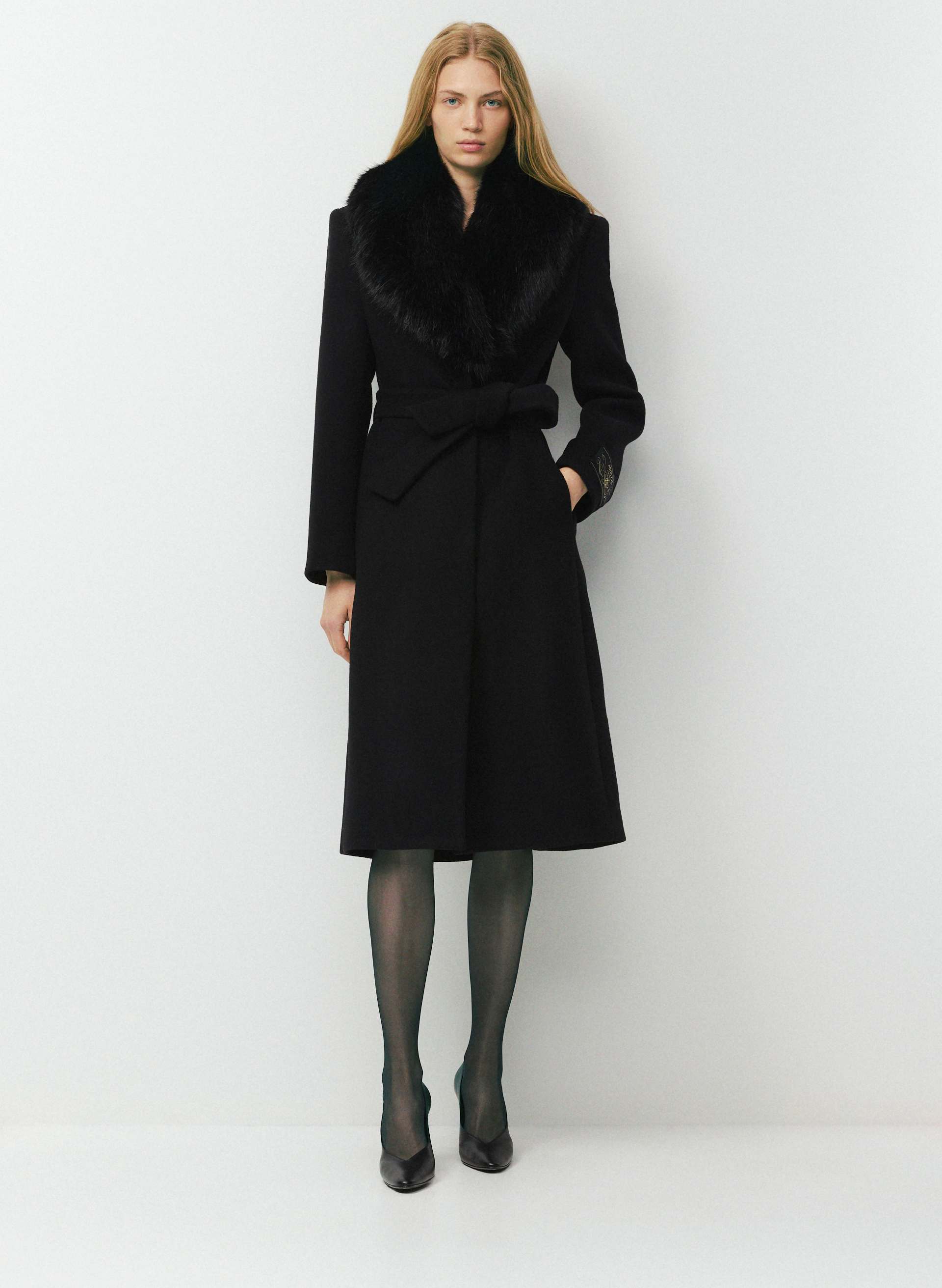 MANTEAU JUNIPER - CACHEMIRE-LAINE LUXE - Long Italian virgin wool and cashmere coat with removable UnReal Faux Fur trim. 