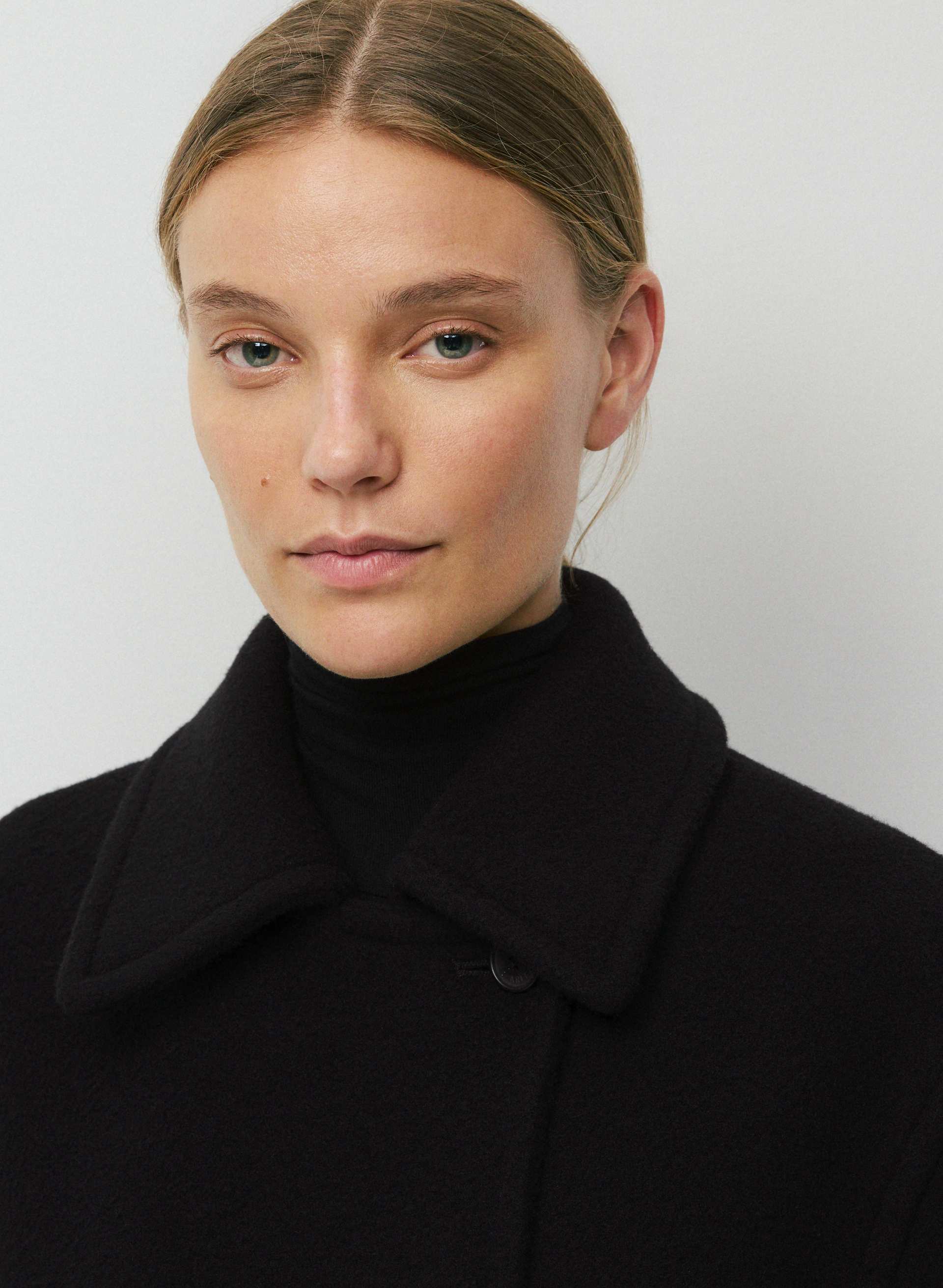 THE ELOWEN COAT | Aritzia