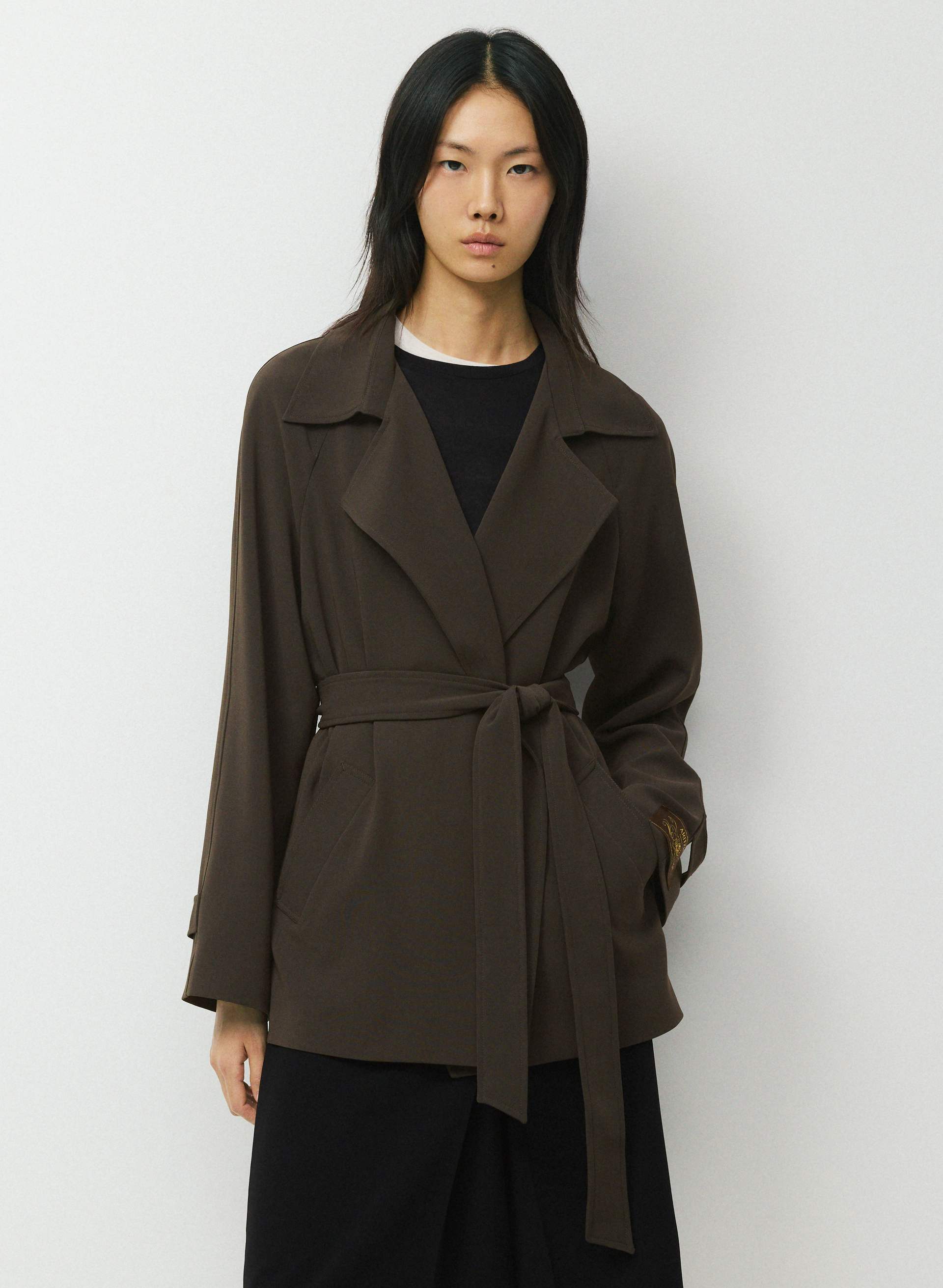 THE SPLENDOR MID TRENCH COAT | Aritzia