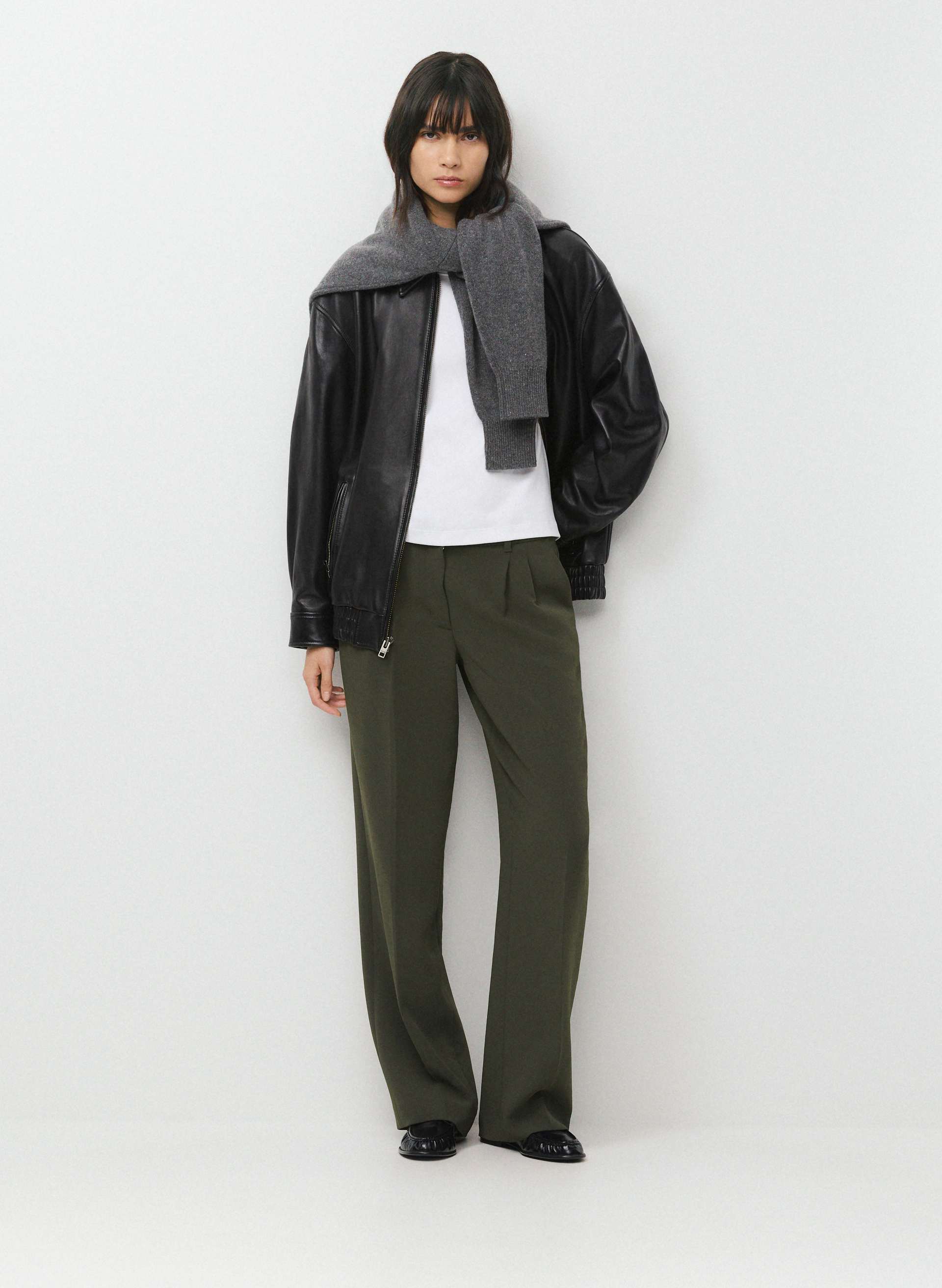THE EFFORTLESS PANT™ LO-RISE - CREPETTE™ - Japanese crepe low-rise, wide-leg trousers. 