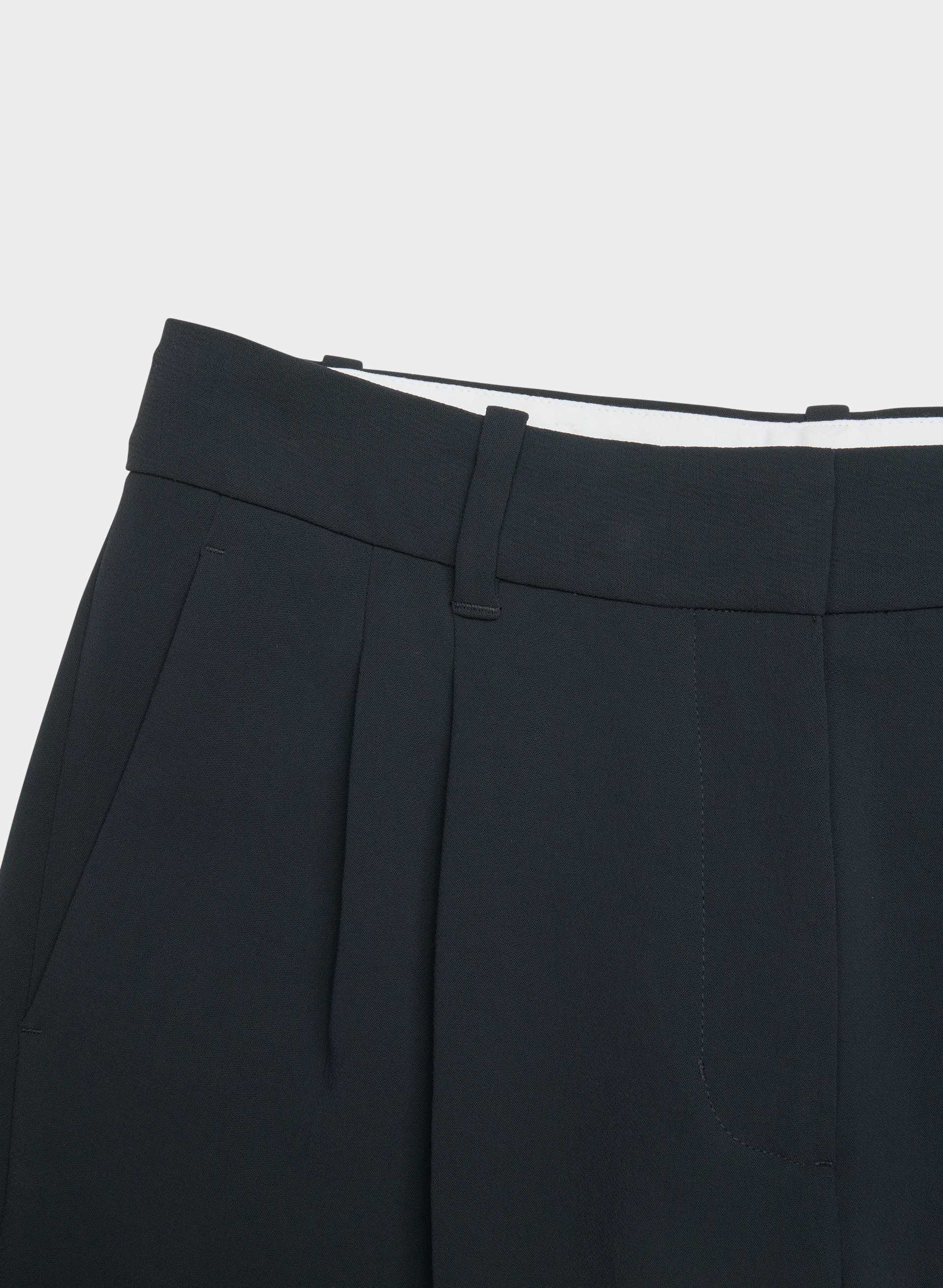 THE EFFORTLESS PANT™ LO-RISE | Aritzia