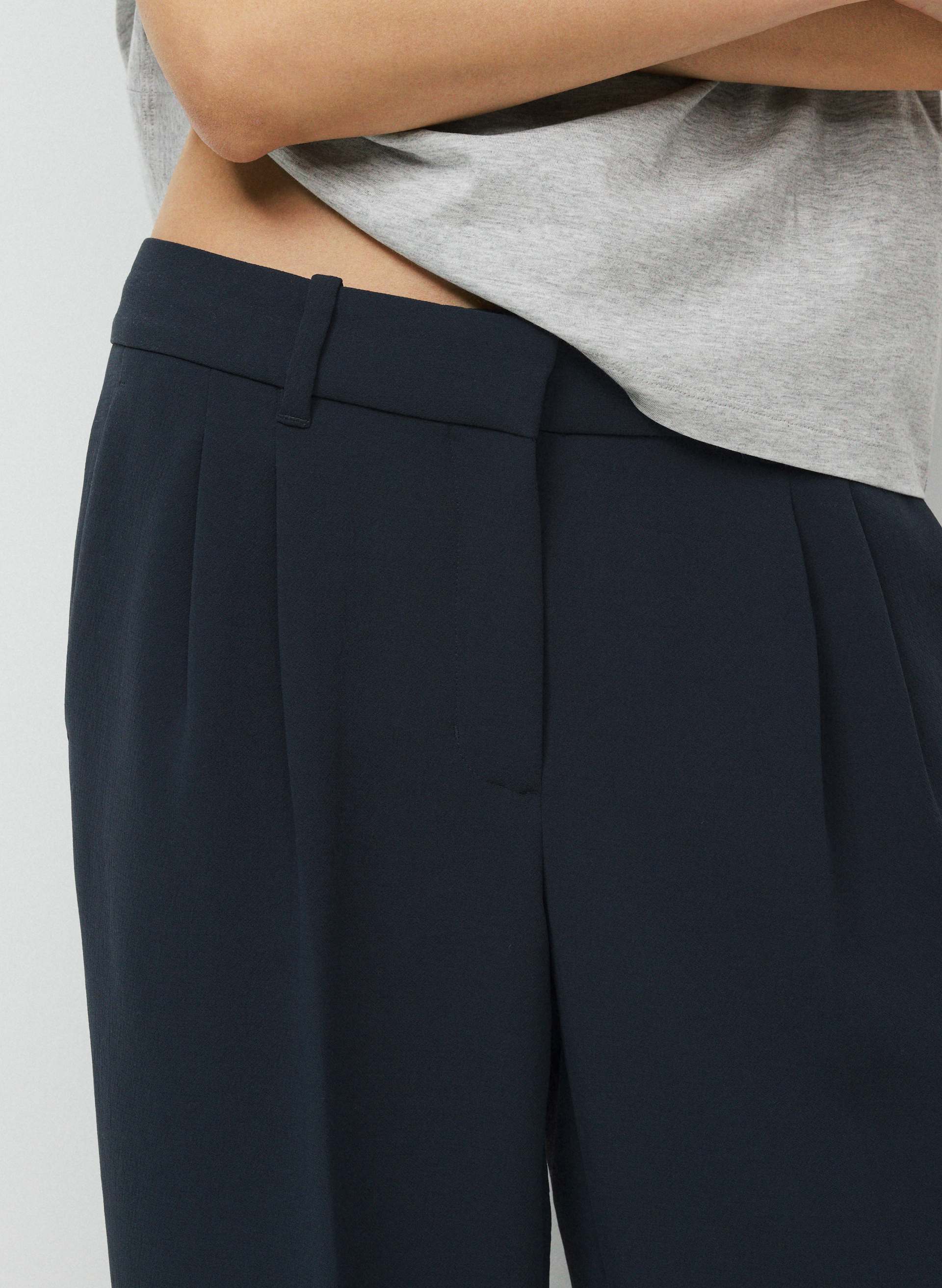 THE EFFORTLESS PANT™ LO-RISE | Aritzia