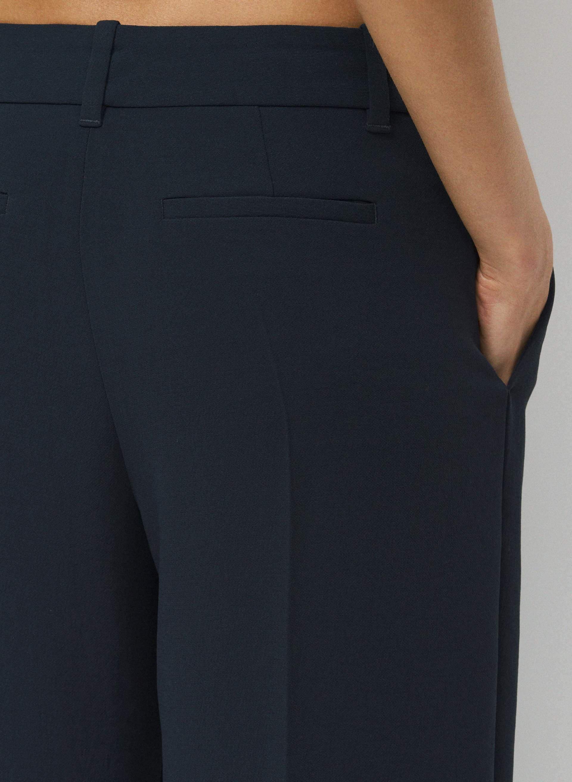 THE EFFORTLESS PANT™ LO-RISE | Aritzia