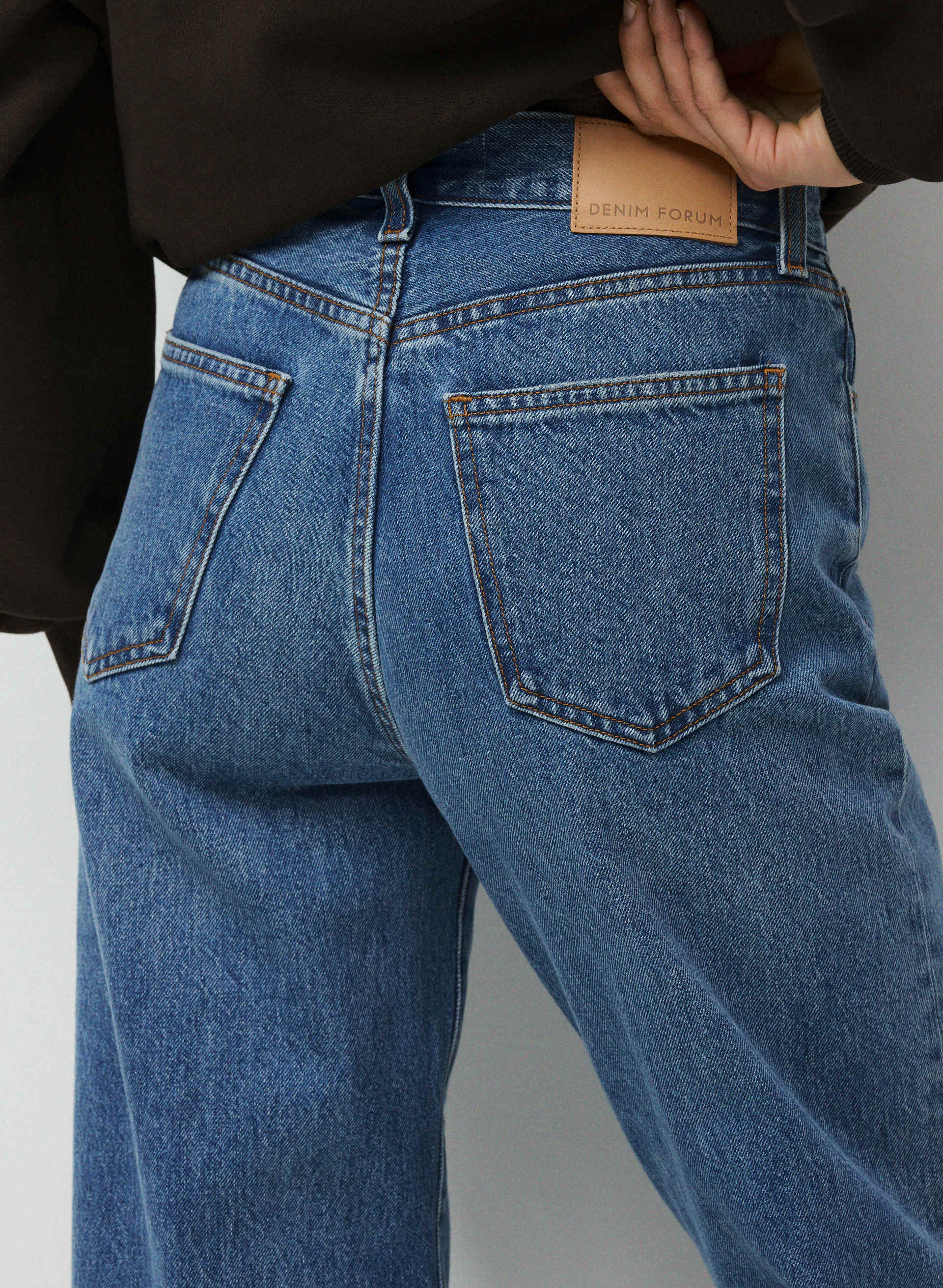 THE FARRAH HI-RISE WIDE JEAN | Aritzia