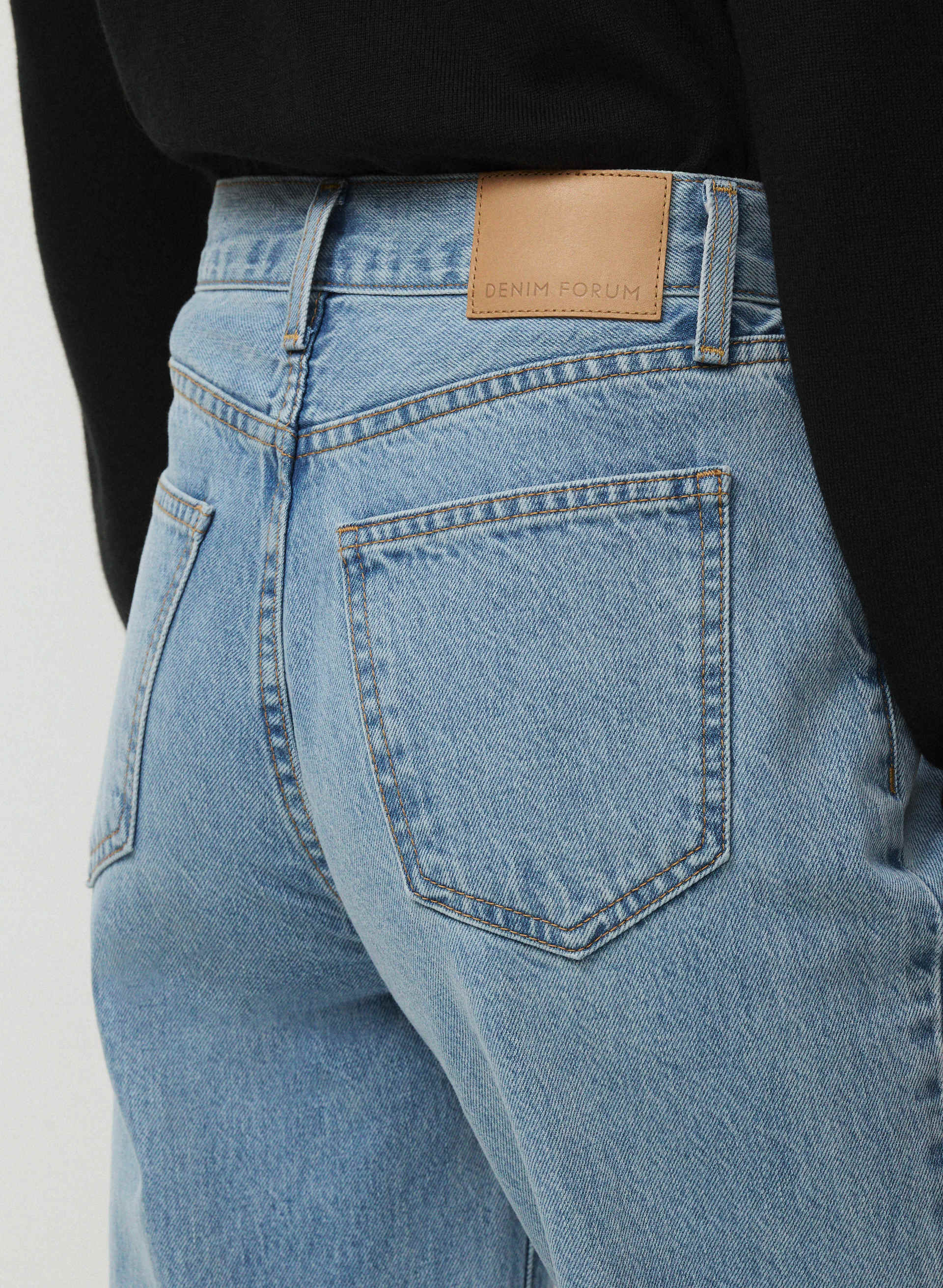 THE FARRAH HI-RISE WIDE JEAN | Aritzia