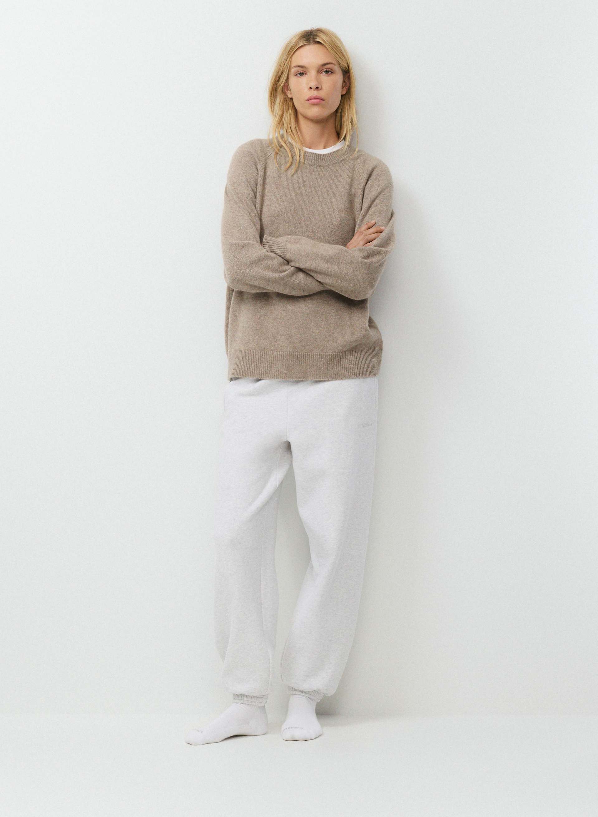 COZY SWEATFLEECE MEGA JOGGER - Fan-favourite oversized fleece joggers. 