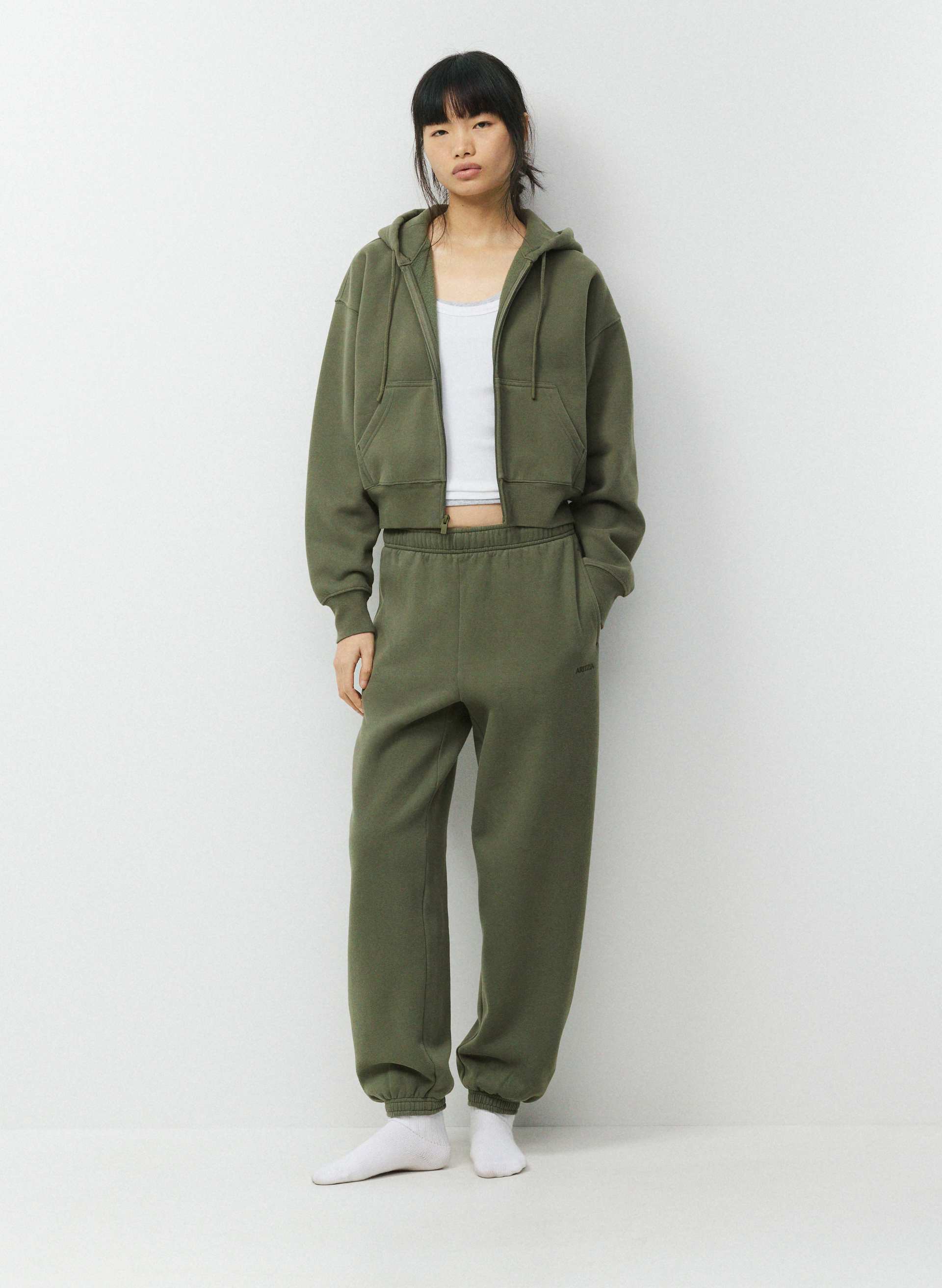 COZY SWEATFLEECE MEGA JOGGER - Fan-favourite oversized fleece joggers. 