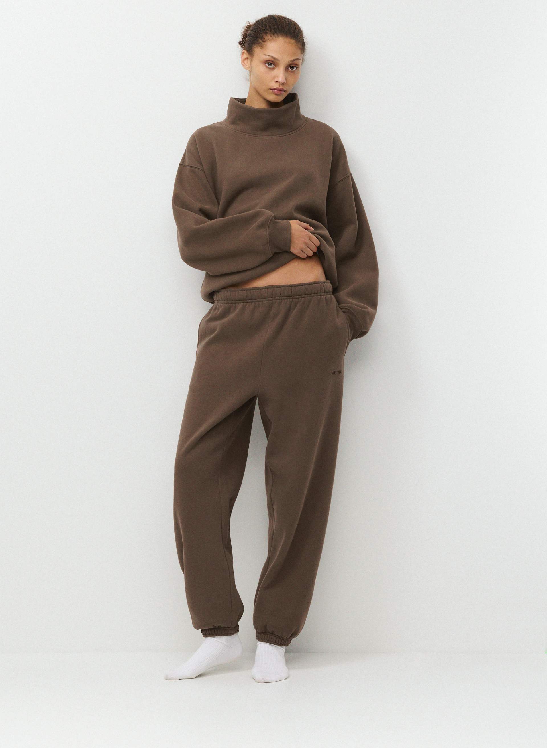 COZY SWEATFLEECE MEGA JOGGER - Fan-favourite oversized fleece joggers. 
