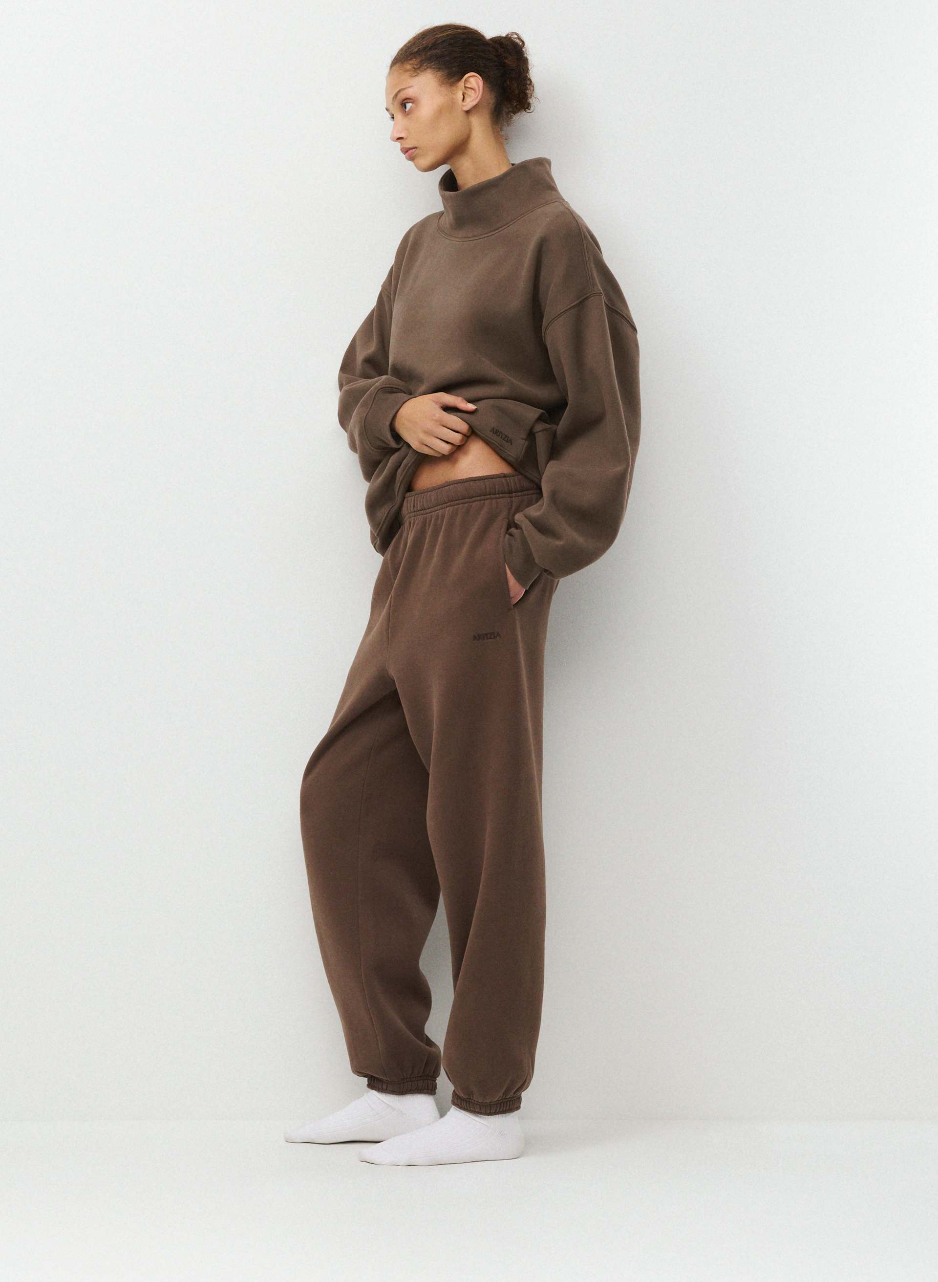COZY SWEATFLEECE MEGA JOGGER | Aritzia