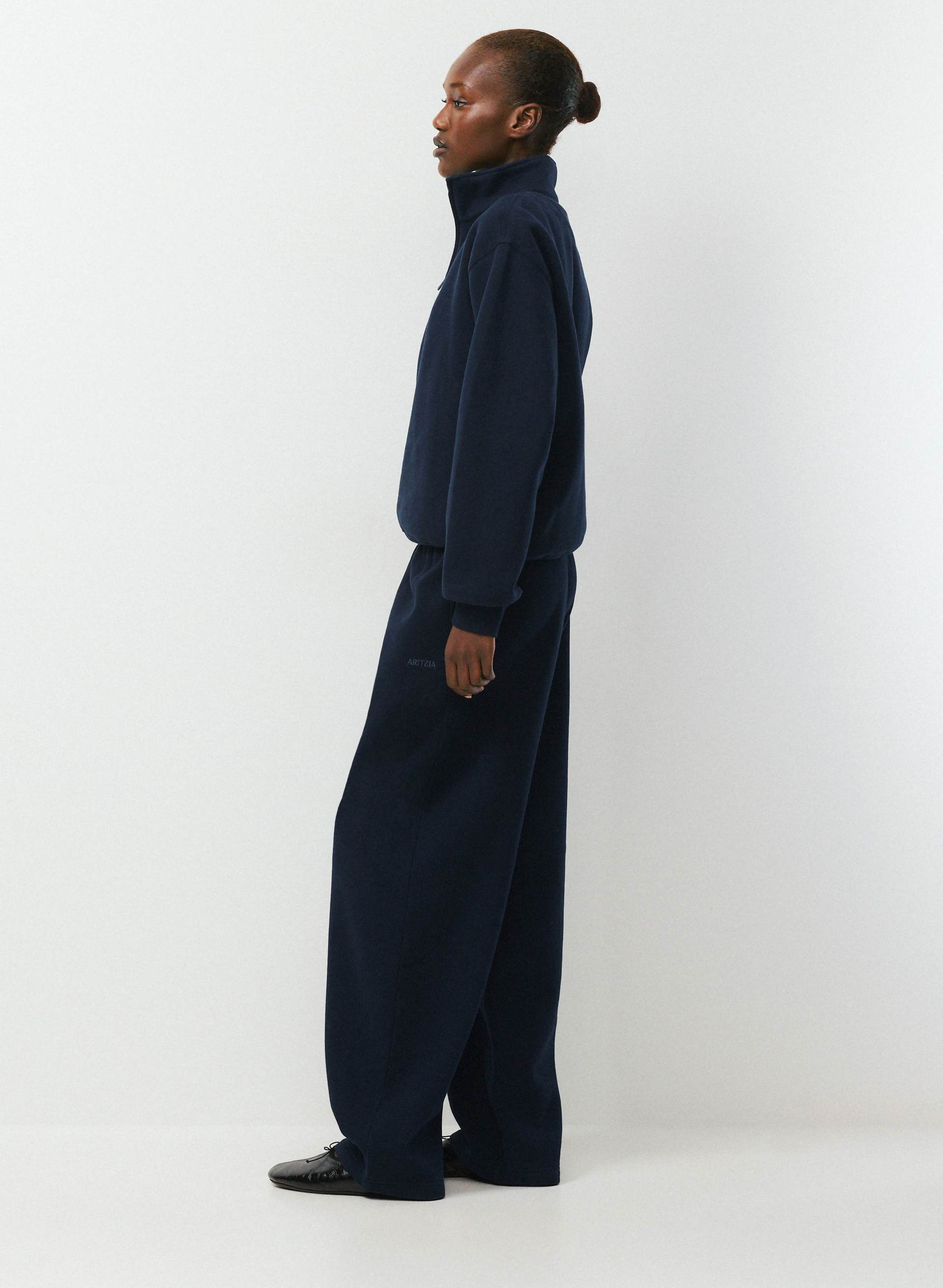 COZY SWEATFLEECE BOYFRIEND BARREL SWEATPANT | Aritzia