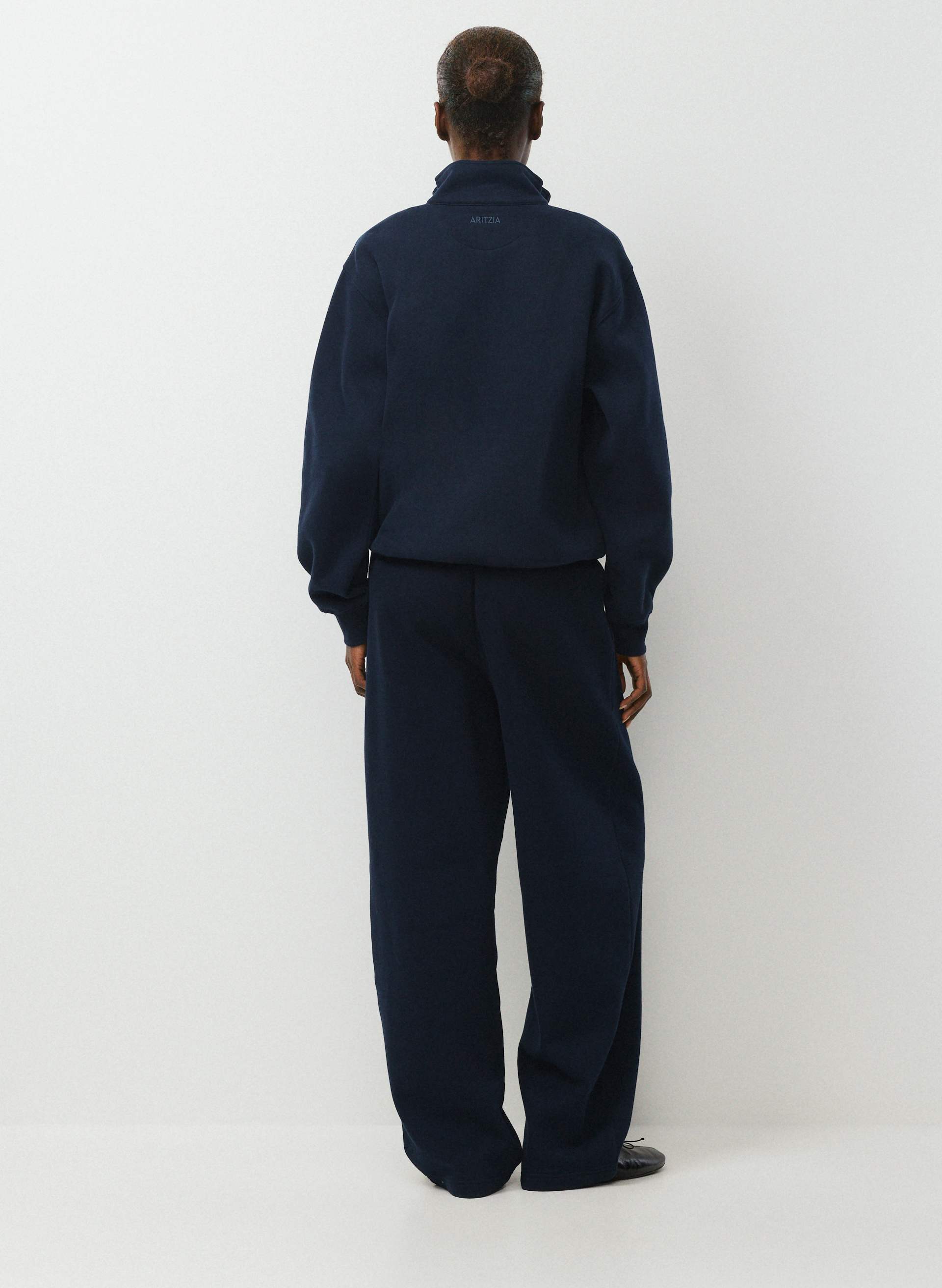 COZY SWEATFLEECE BOYFRIEND BARREL SWEATPANT | Aritzia