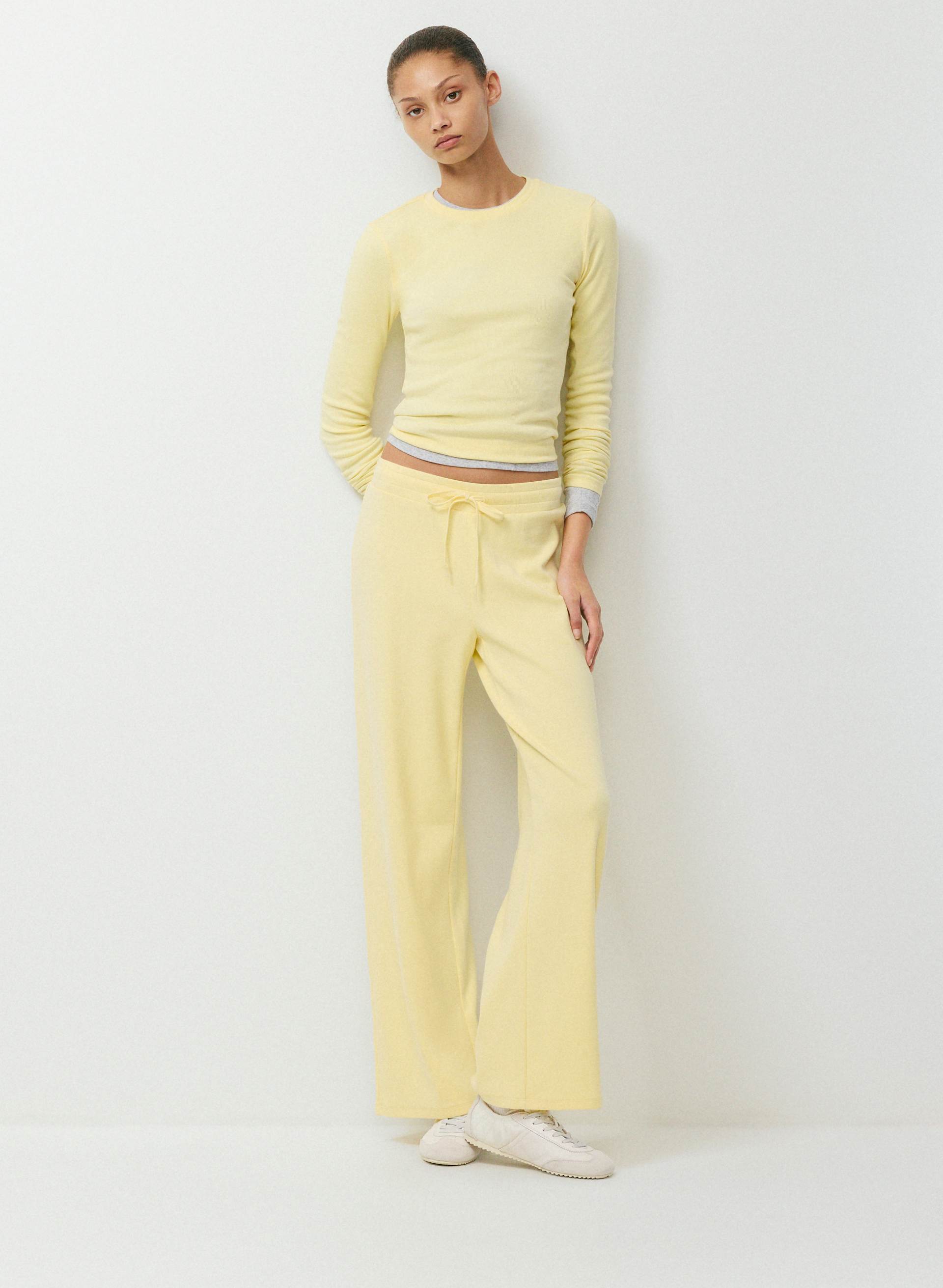 HomeStretch™ Rib Kickback Pant | Aritzia US