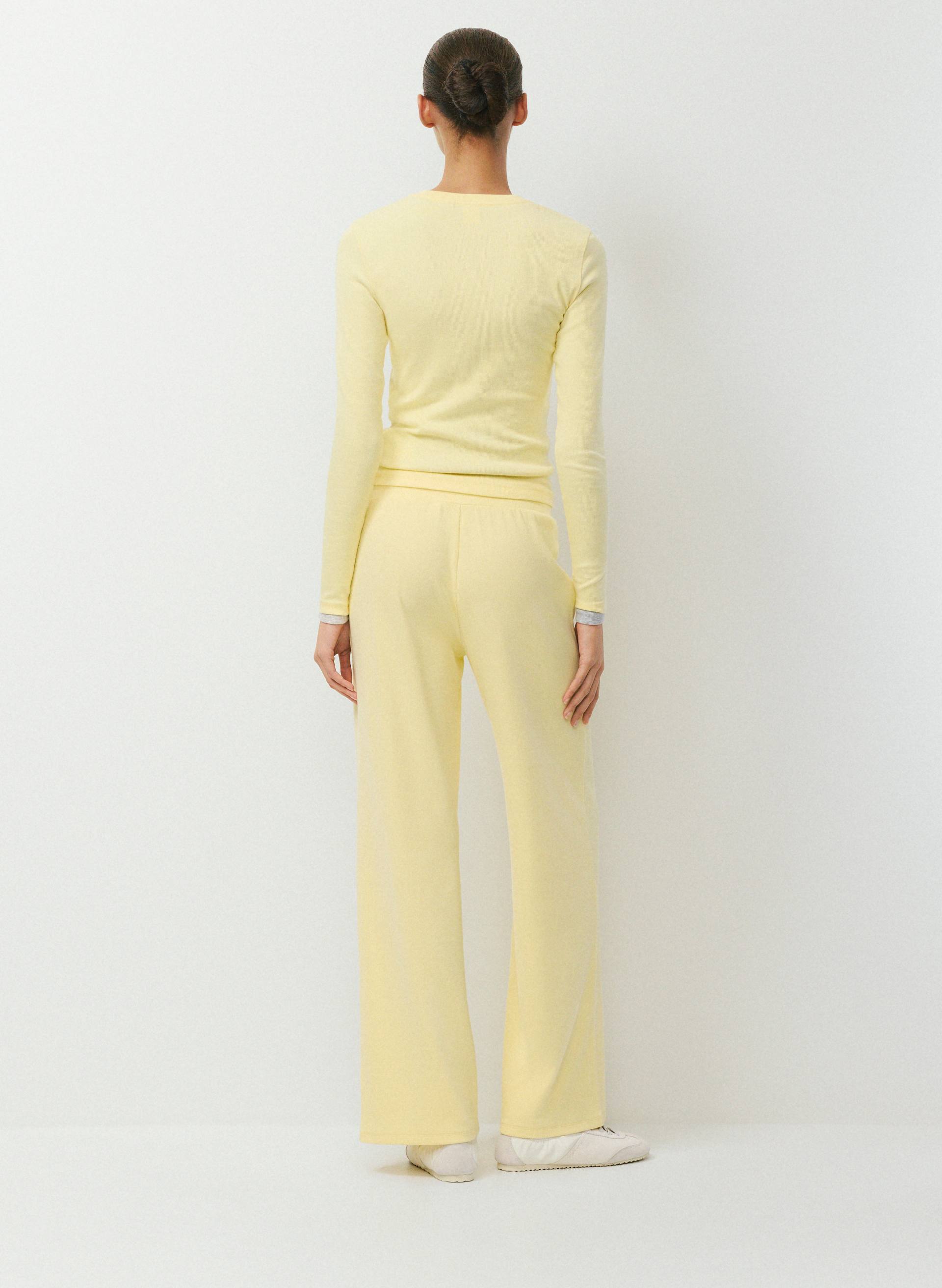 HomeStretch™ Rib Kickback Pant | Aritzia US