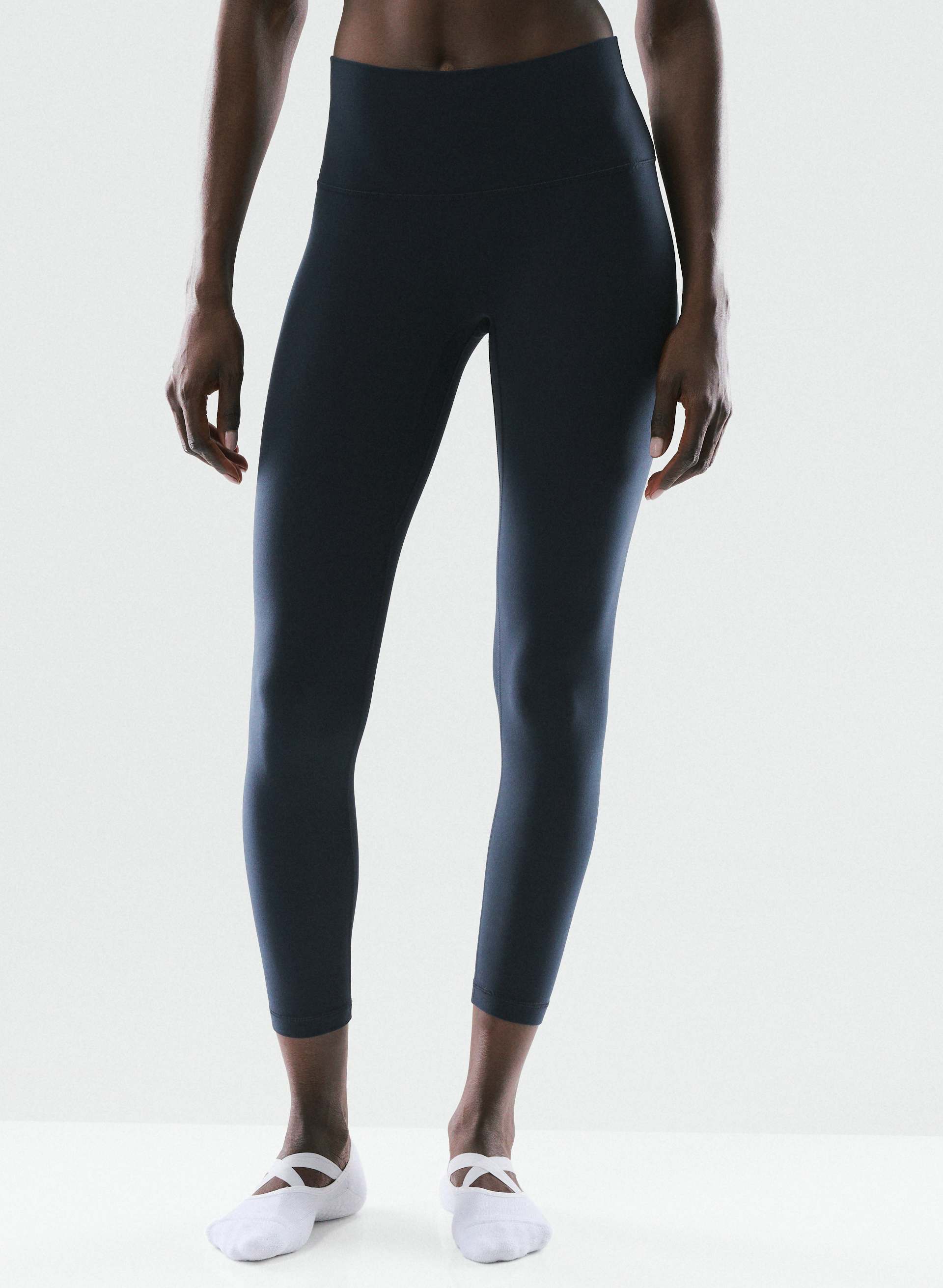 LEGGING INFINITE 61 CM SCULPTANT À TAILLE HAUTE - BUTTER - Legging sculptant à taille haute sans coutures à l’avant en tissu qui évacue la transpiration. 