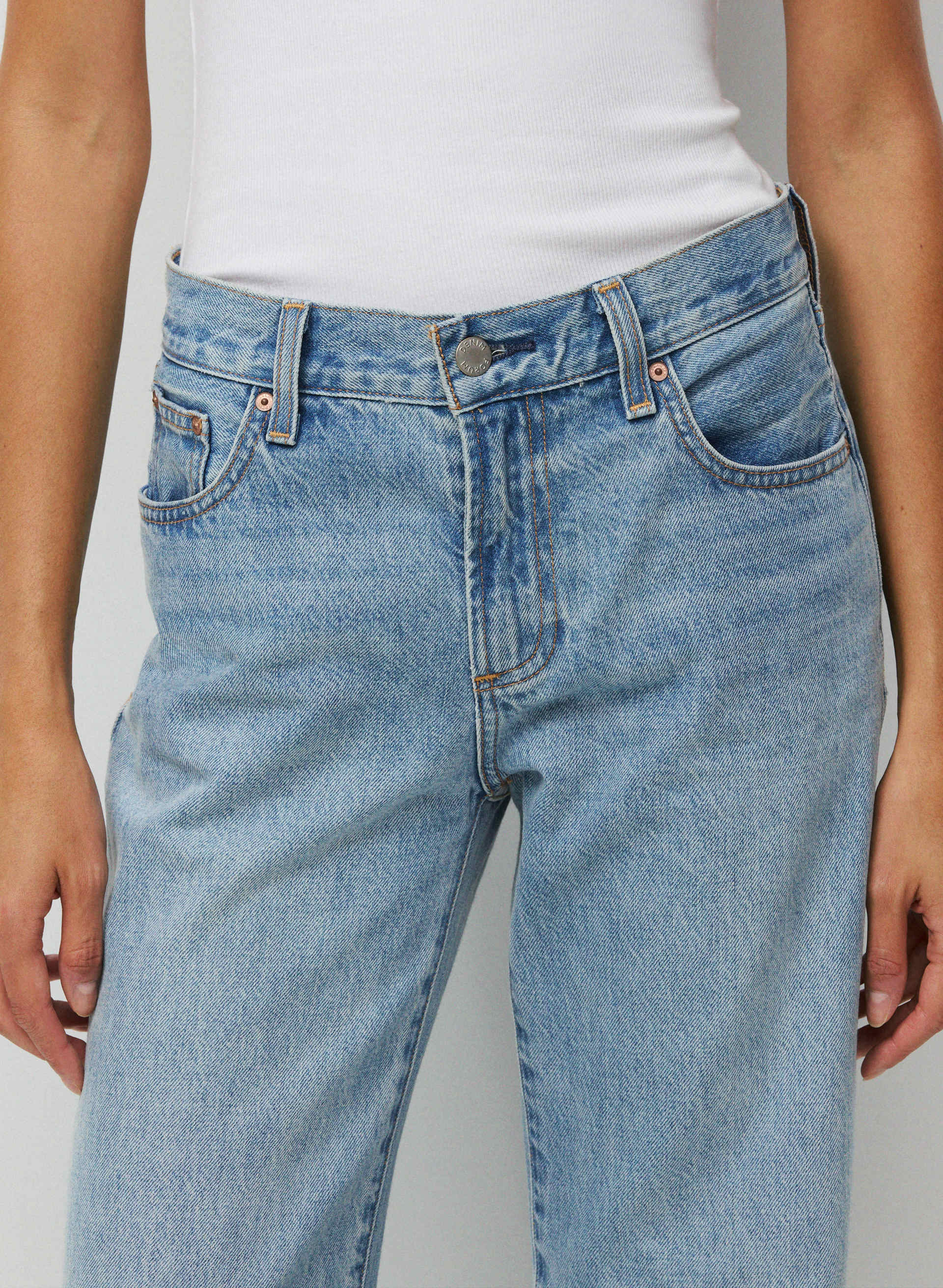 THE FARRAH LO-RISE WIDE JEAN | Aritzia