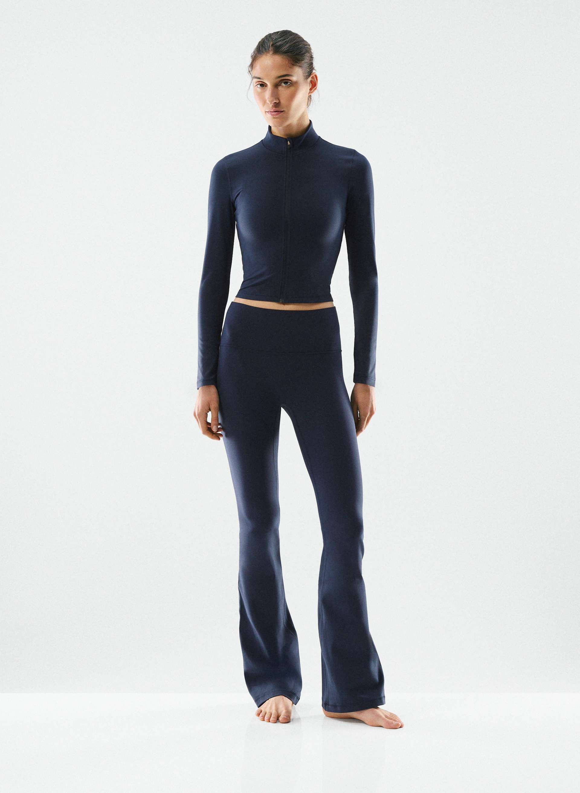 BUTTER CHEEKY INFINITE HI FLARE 32" LEGGING - Sweat-wicking high-rise cheeky flared leggings with no front seam. 