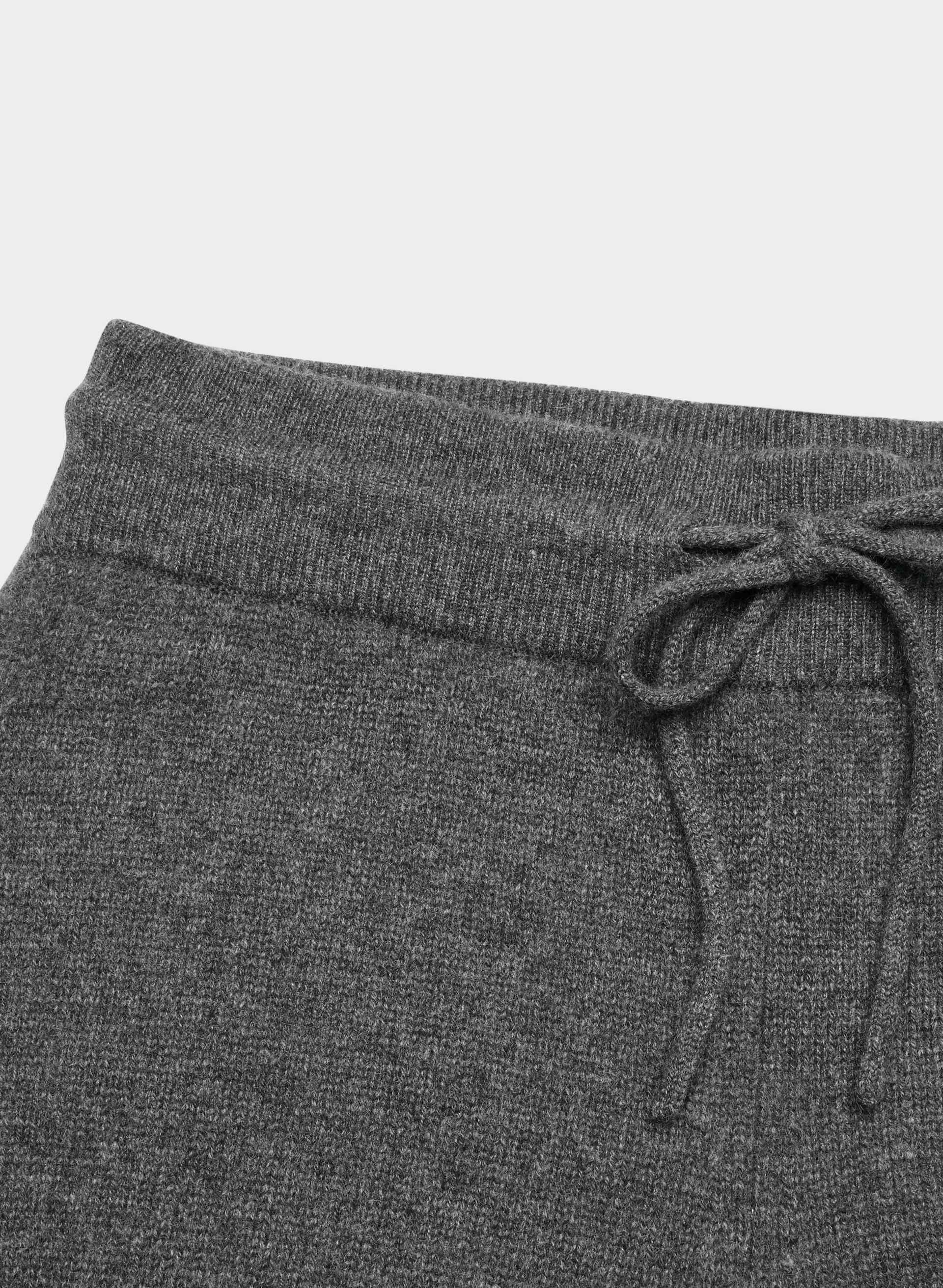 ESSENTIAL CASHMERE APPRAISAL PANT | Aritzia