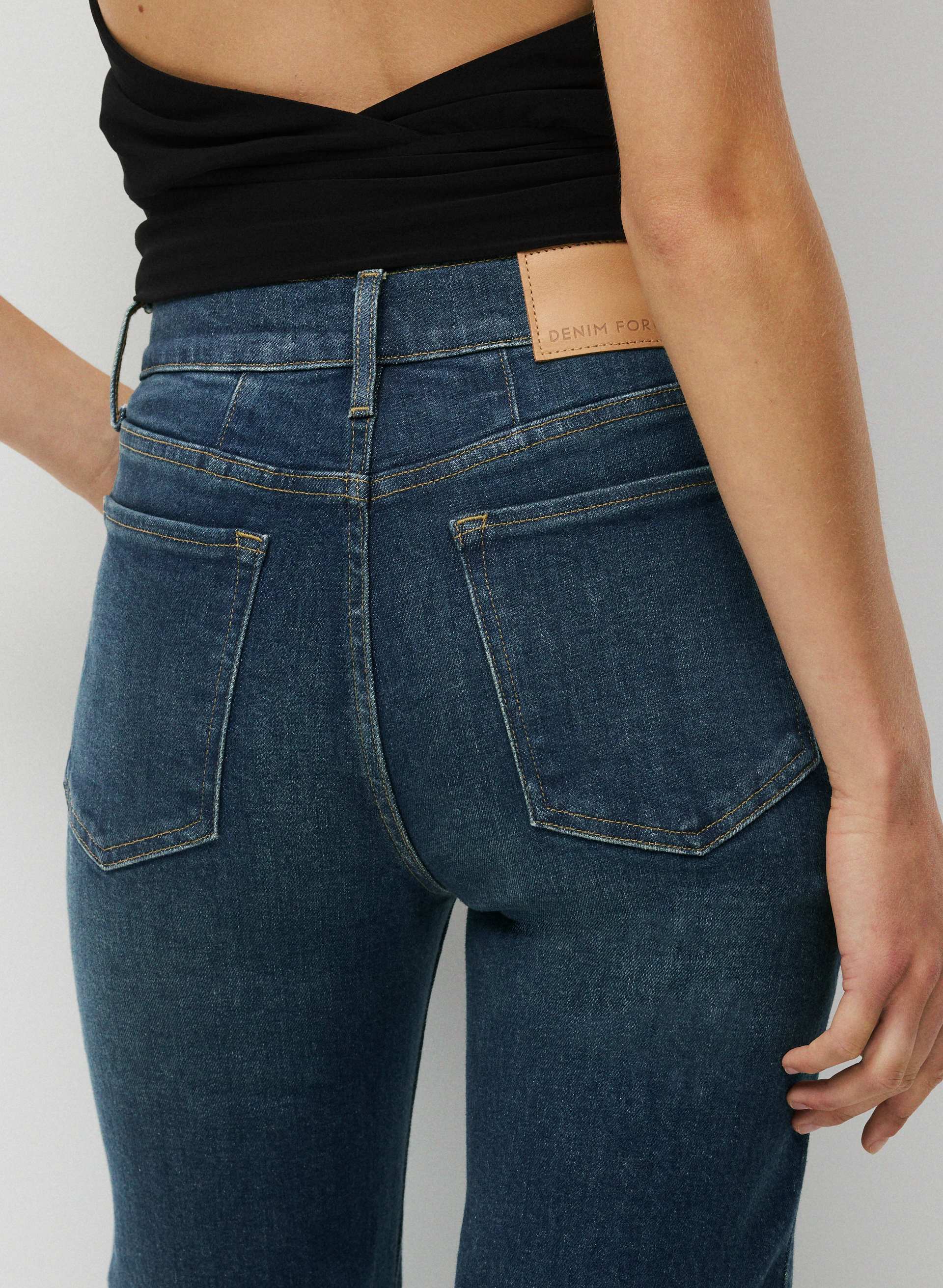 THE ‘90S SNATCHED HI-RISE STRAIGHT JEAN | Aritzia