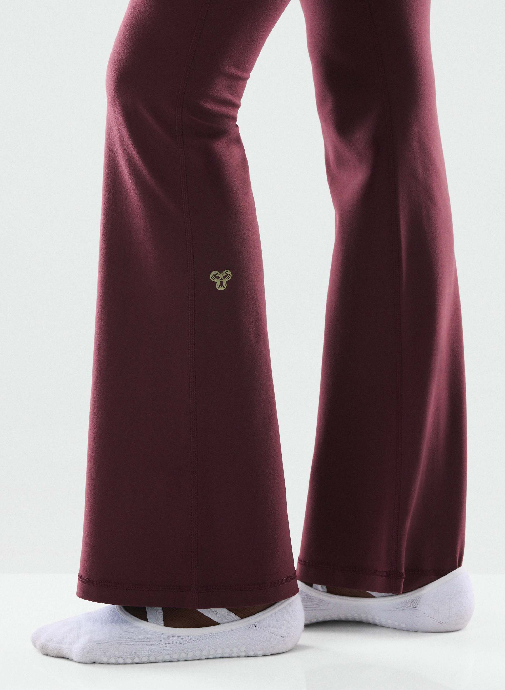 BUTTER FOLDOVER FLARE 32" LEGGING | Aritzia